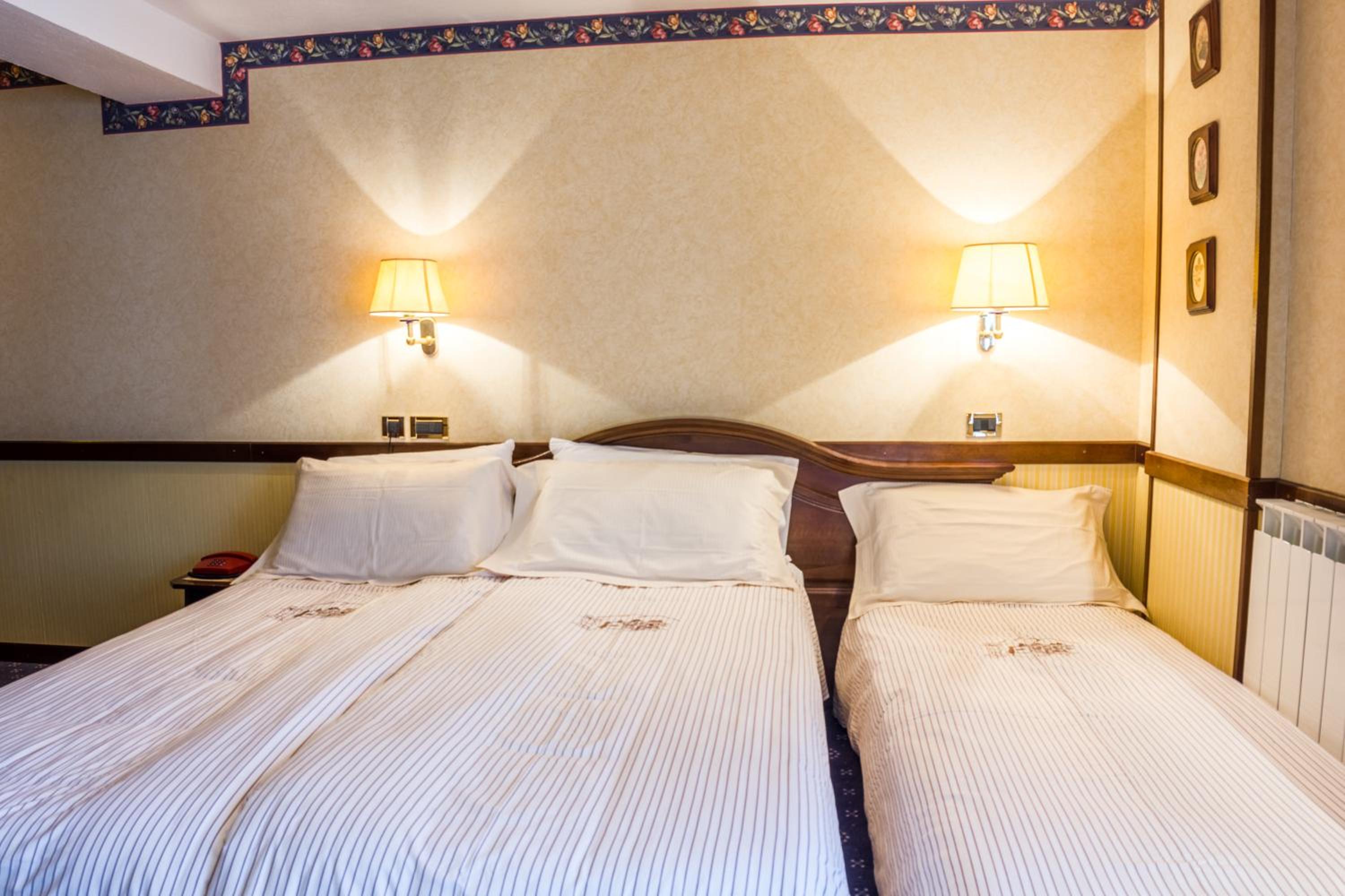 Quadruple Room - Photo 4