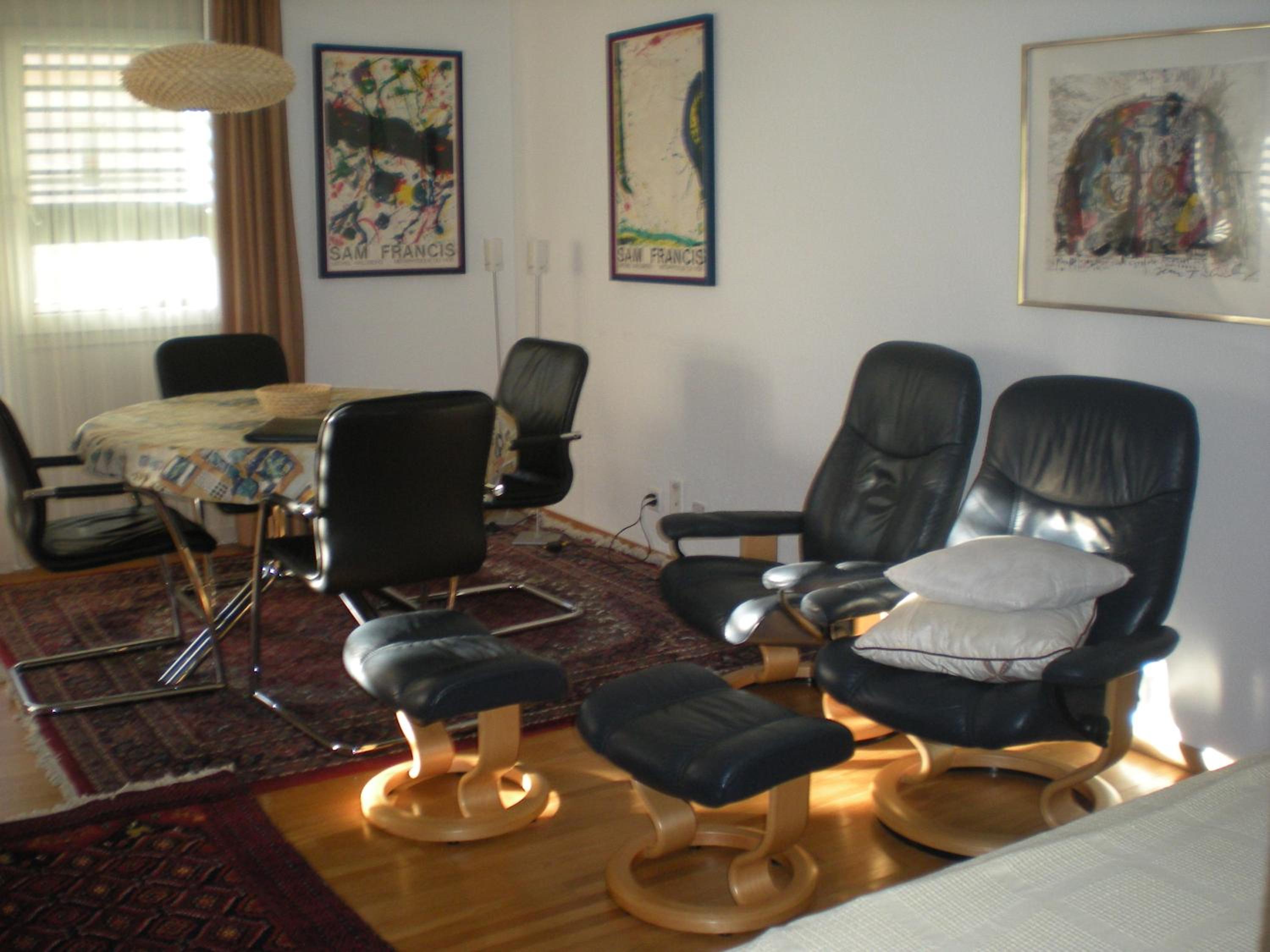 Standard One-Bedroom Apartment - Photo 2