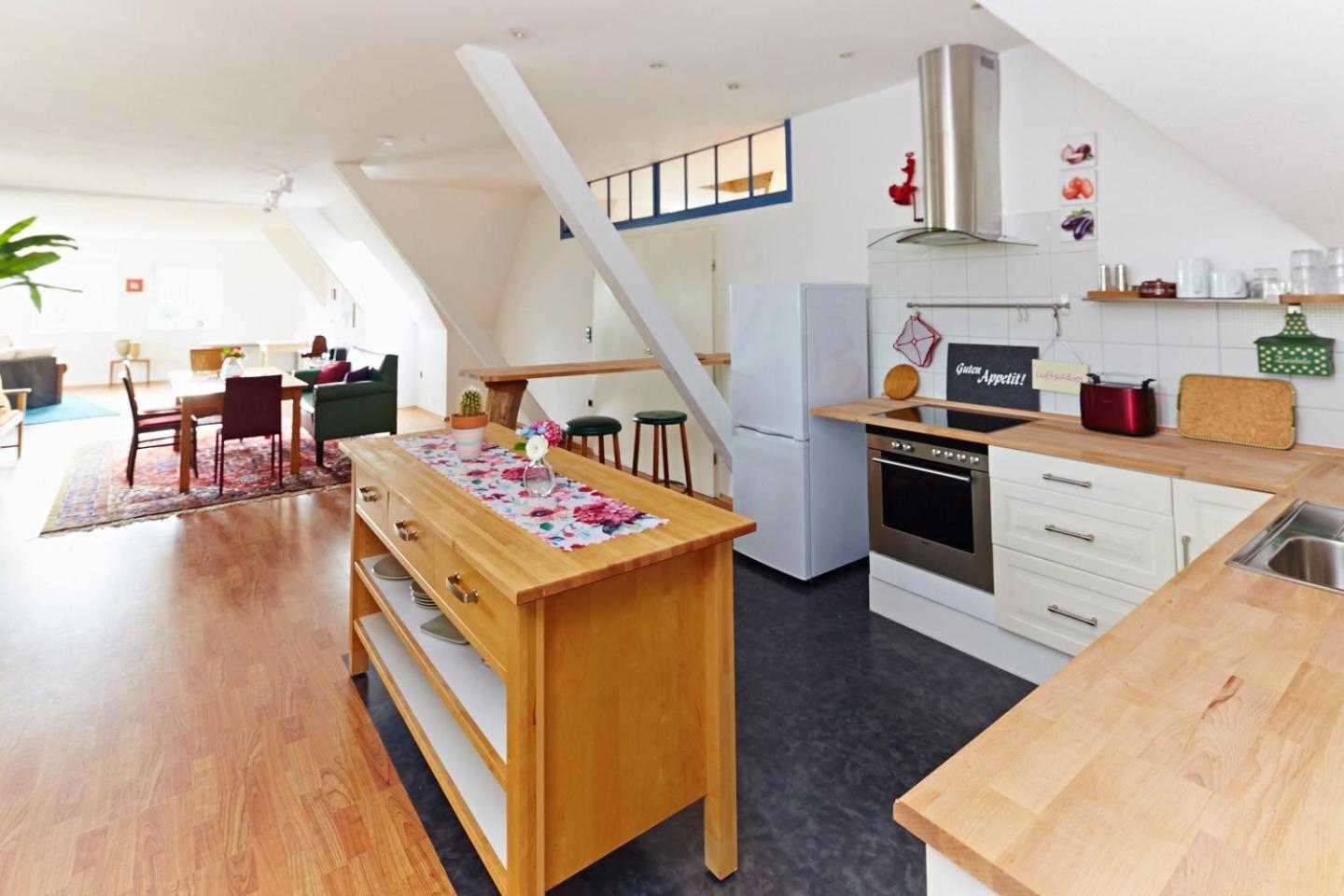 Three-Bedroom Apartment photo 2