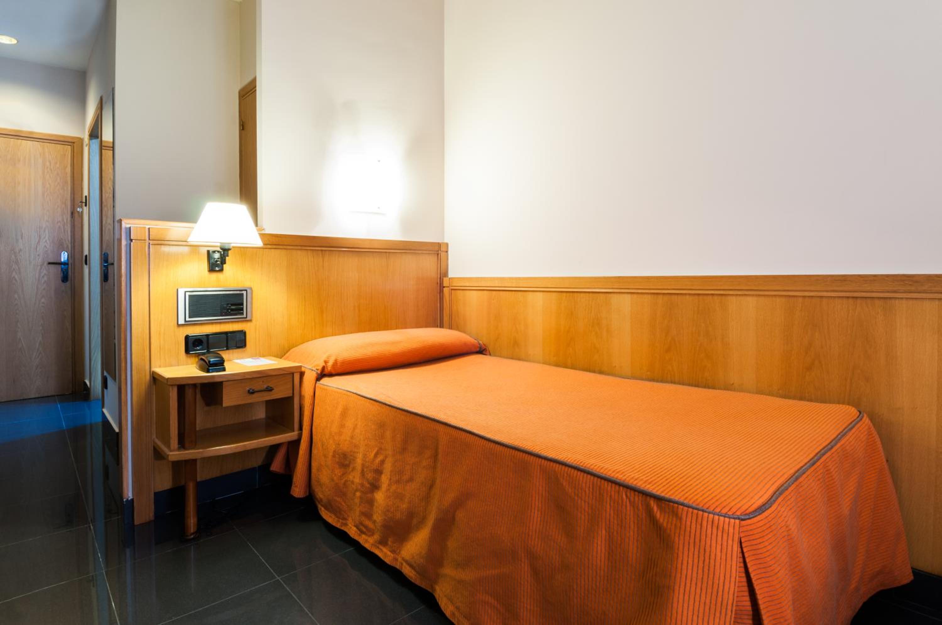 Single Room photo 3