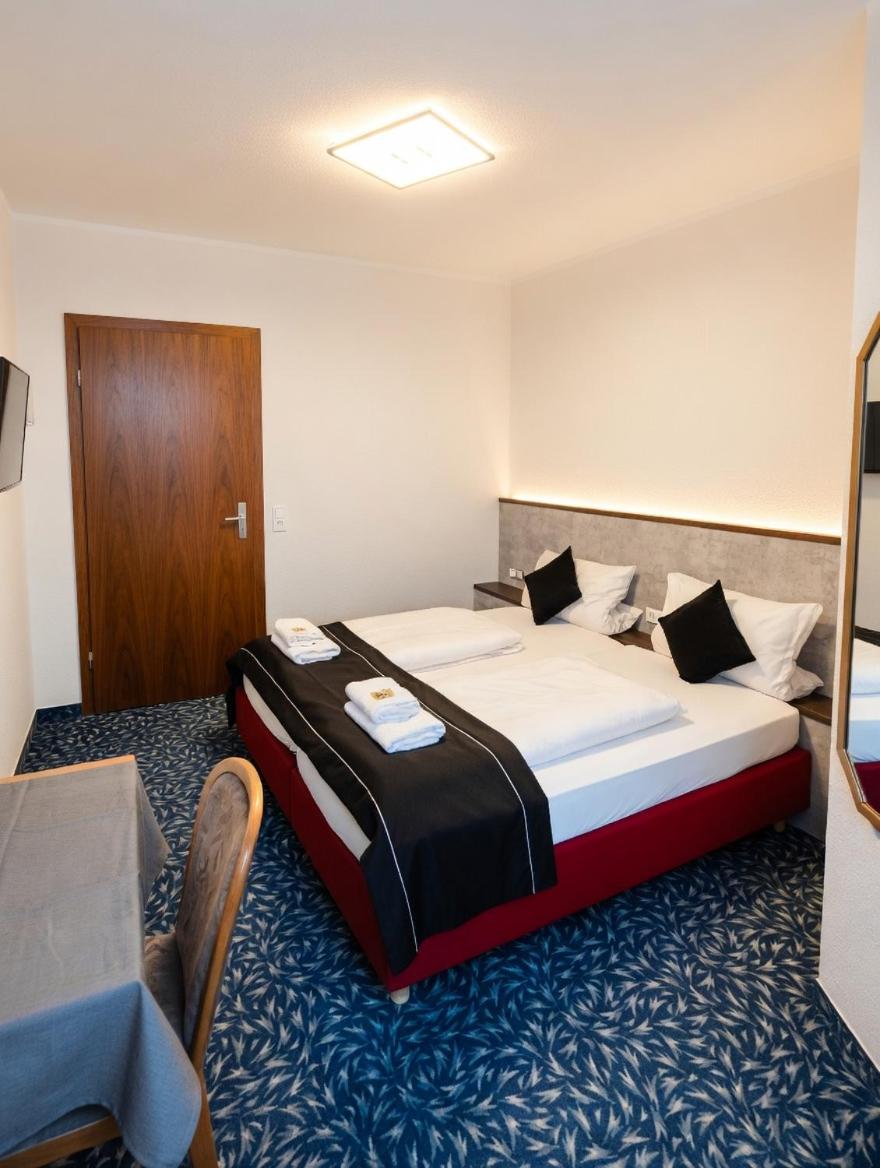 Large Double Room photo 2