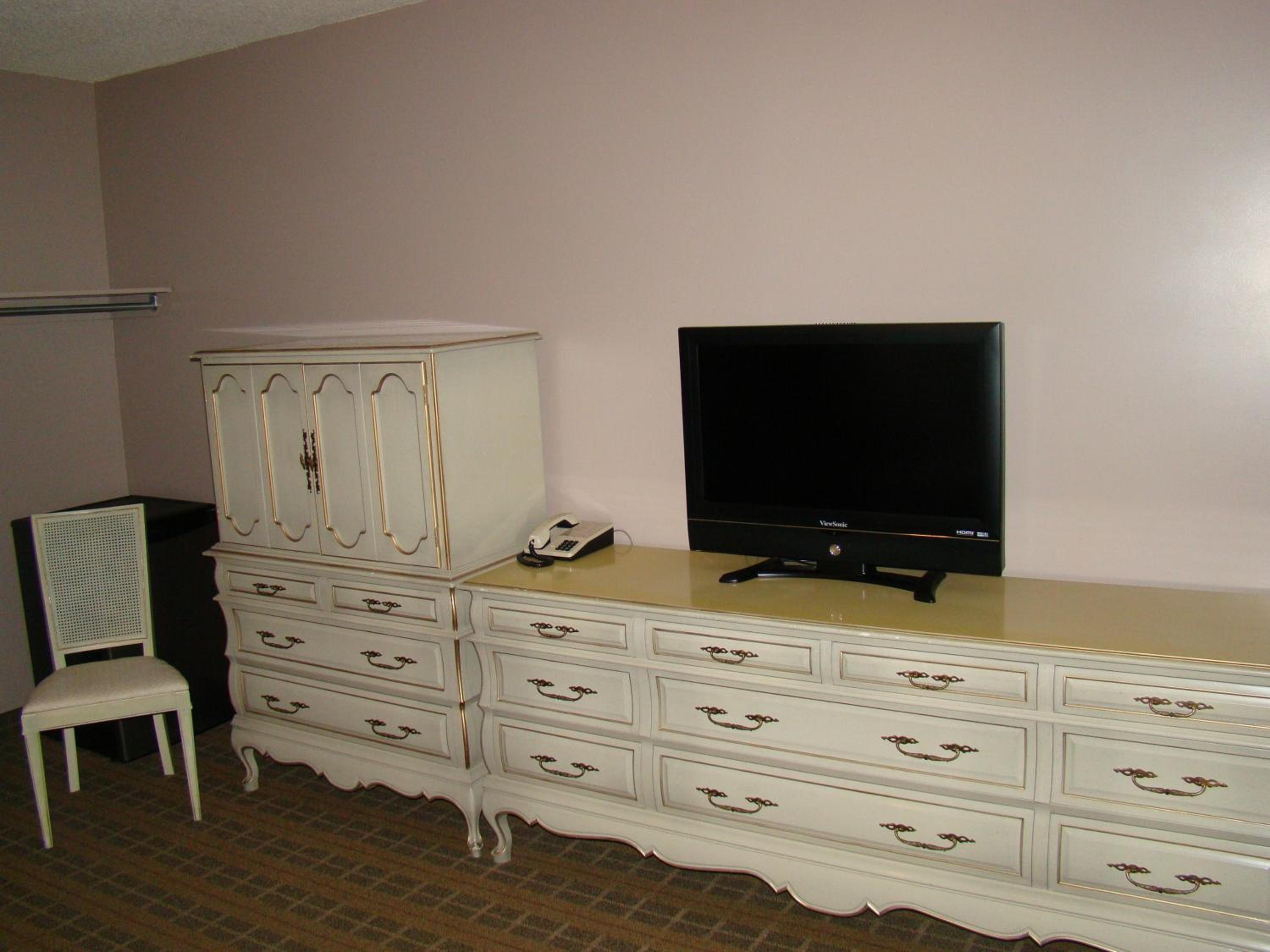Queen Room photo 1