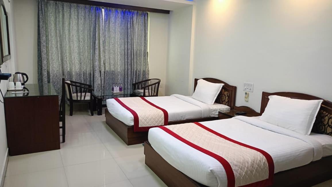 Double Room with Pool View photo 3