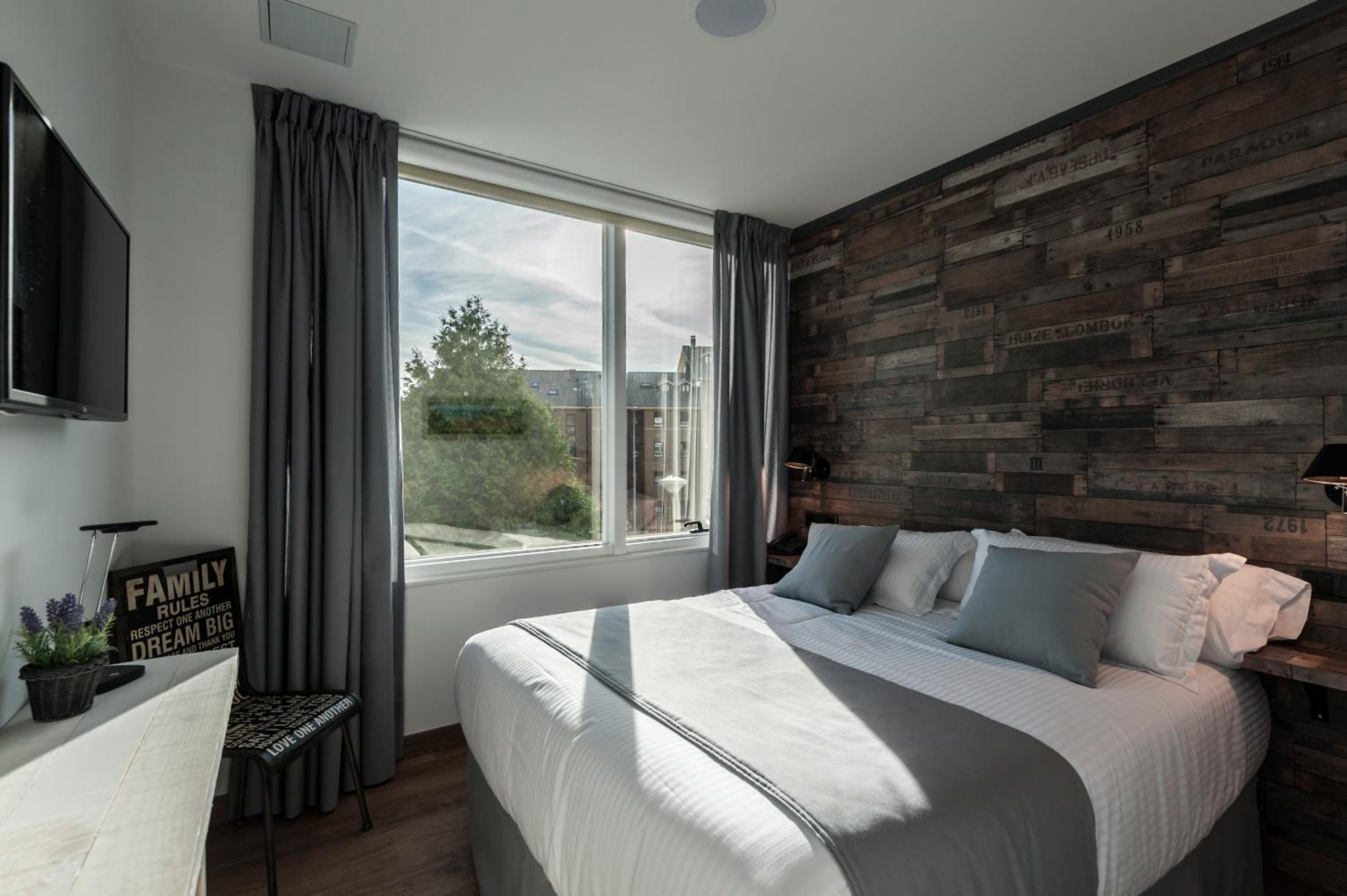 Habitación Estándar con Cama Queen