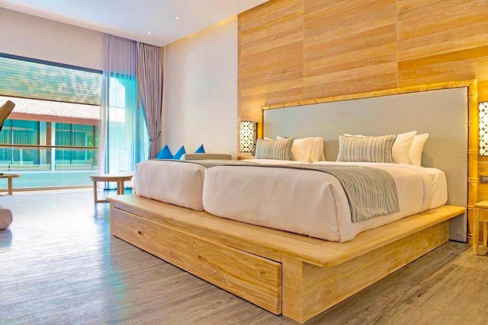 Superior Pool Access Twin Room photo 1