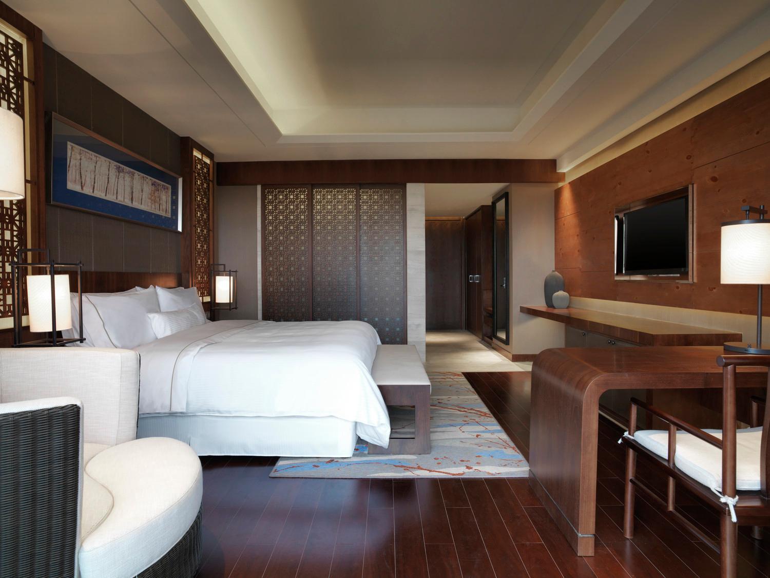 King Room with Ski Park View photo 2