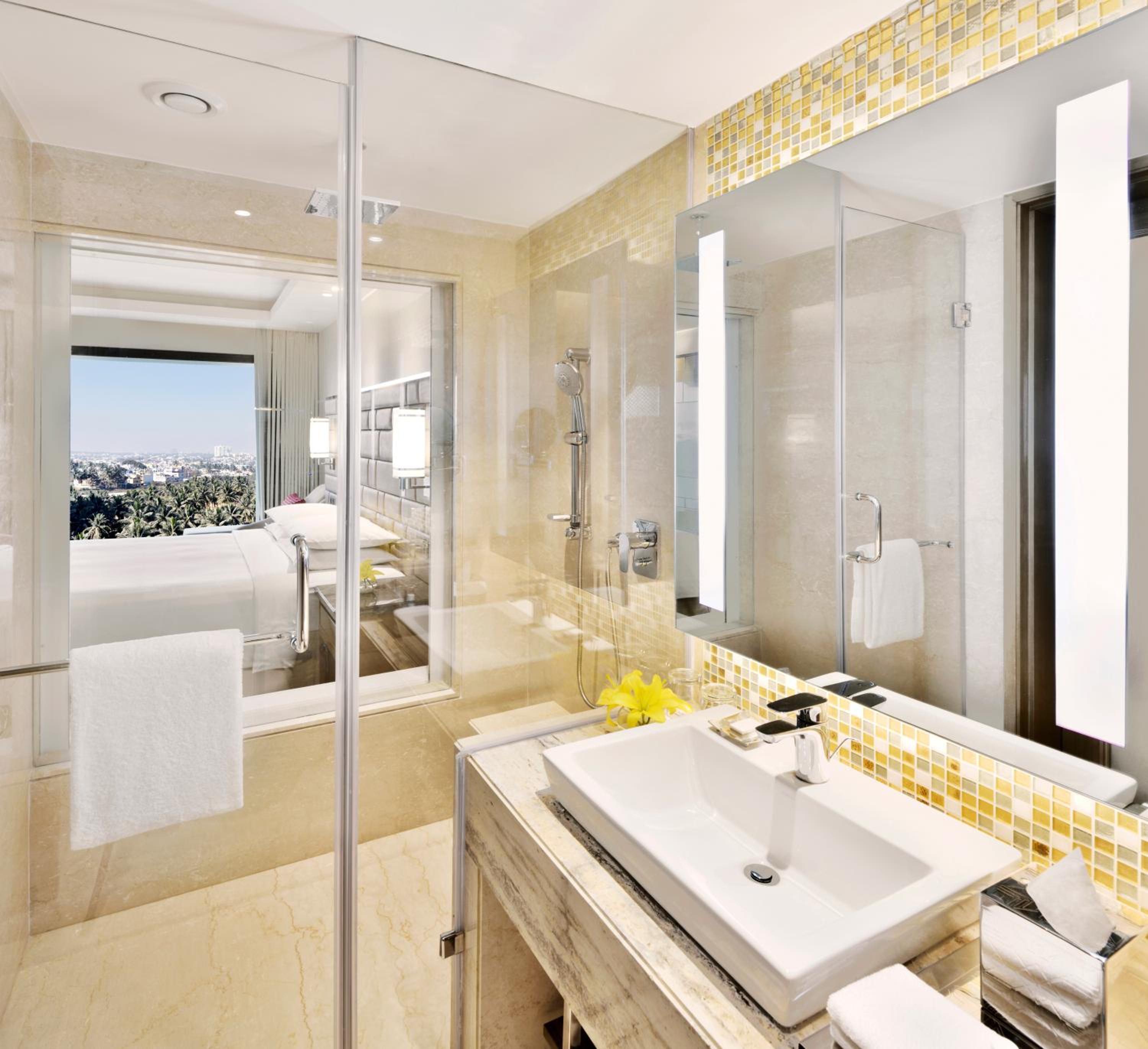 Executive King Room with Lounge Access