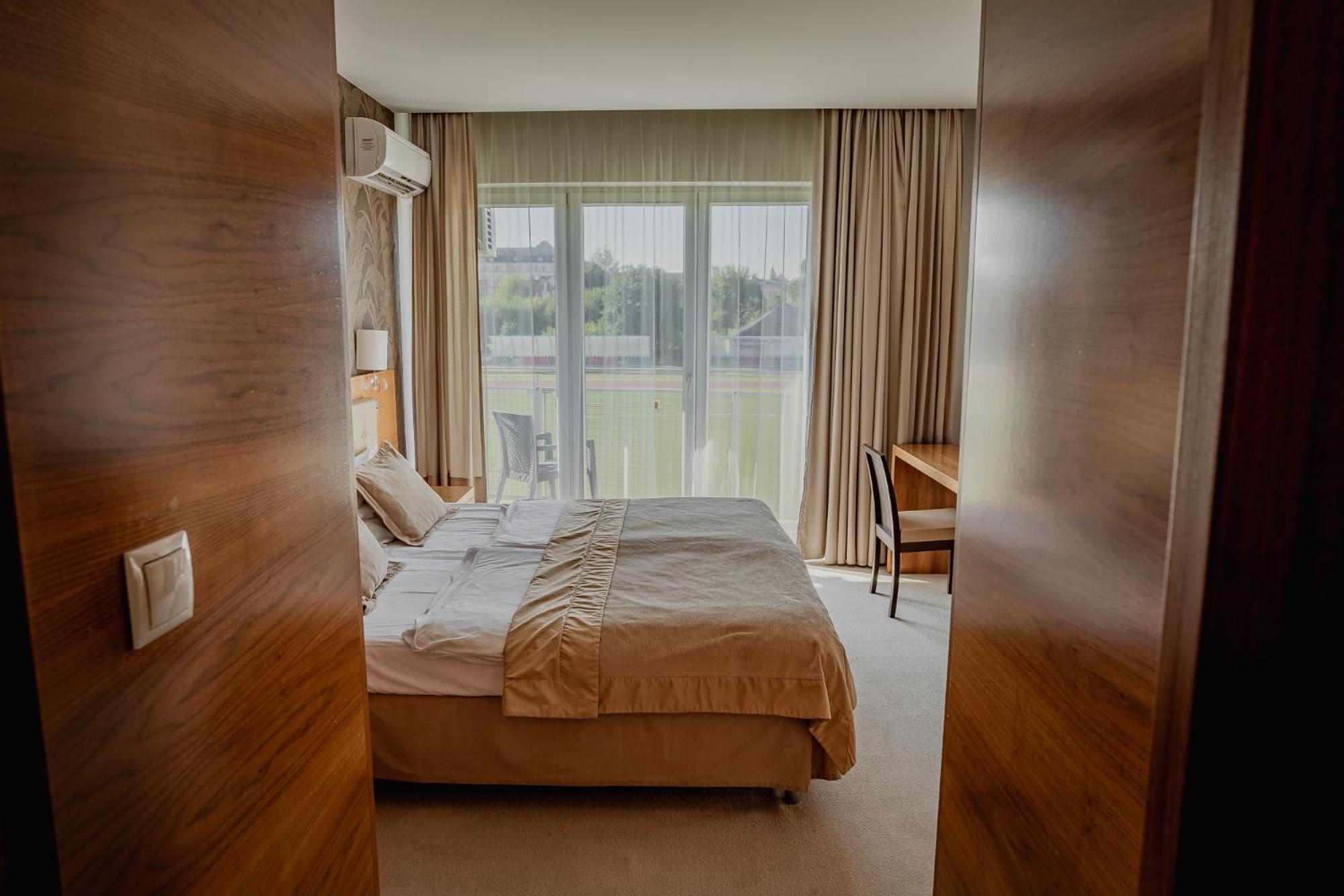 Large Double Room - Annex photo 2