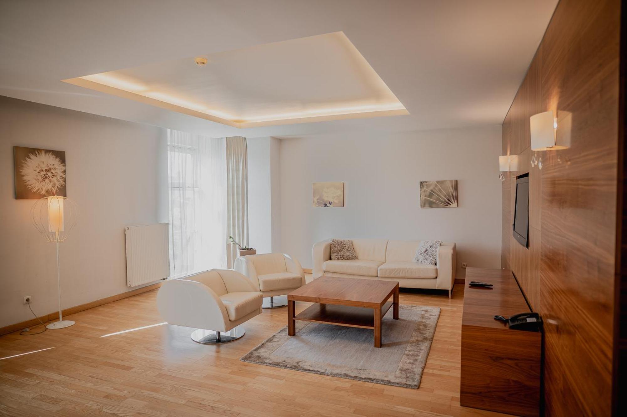 Large Double Room - Annex photo 3