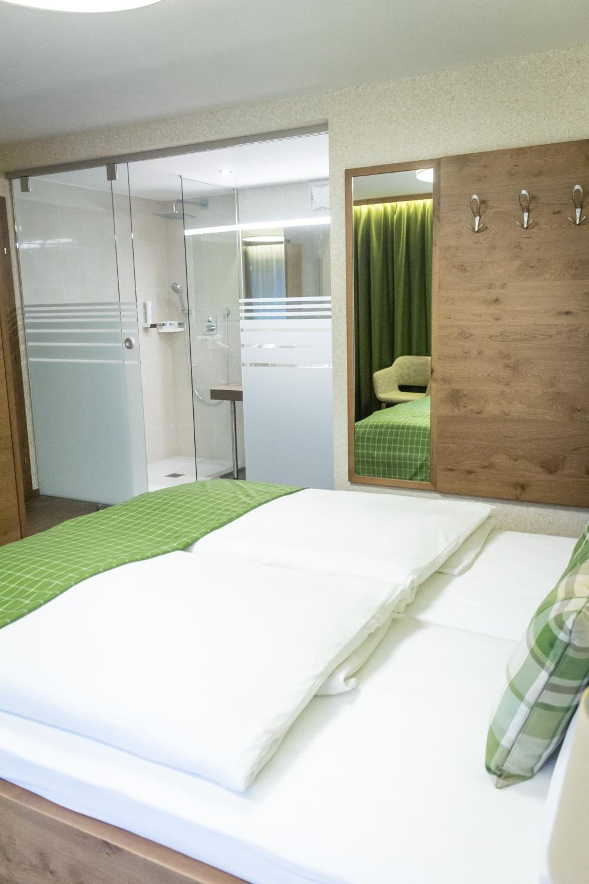 Deluxe Double Room with Balcony - Photo 2