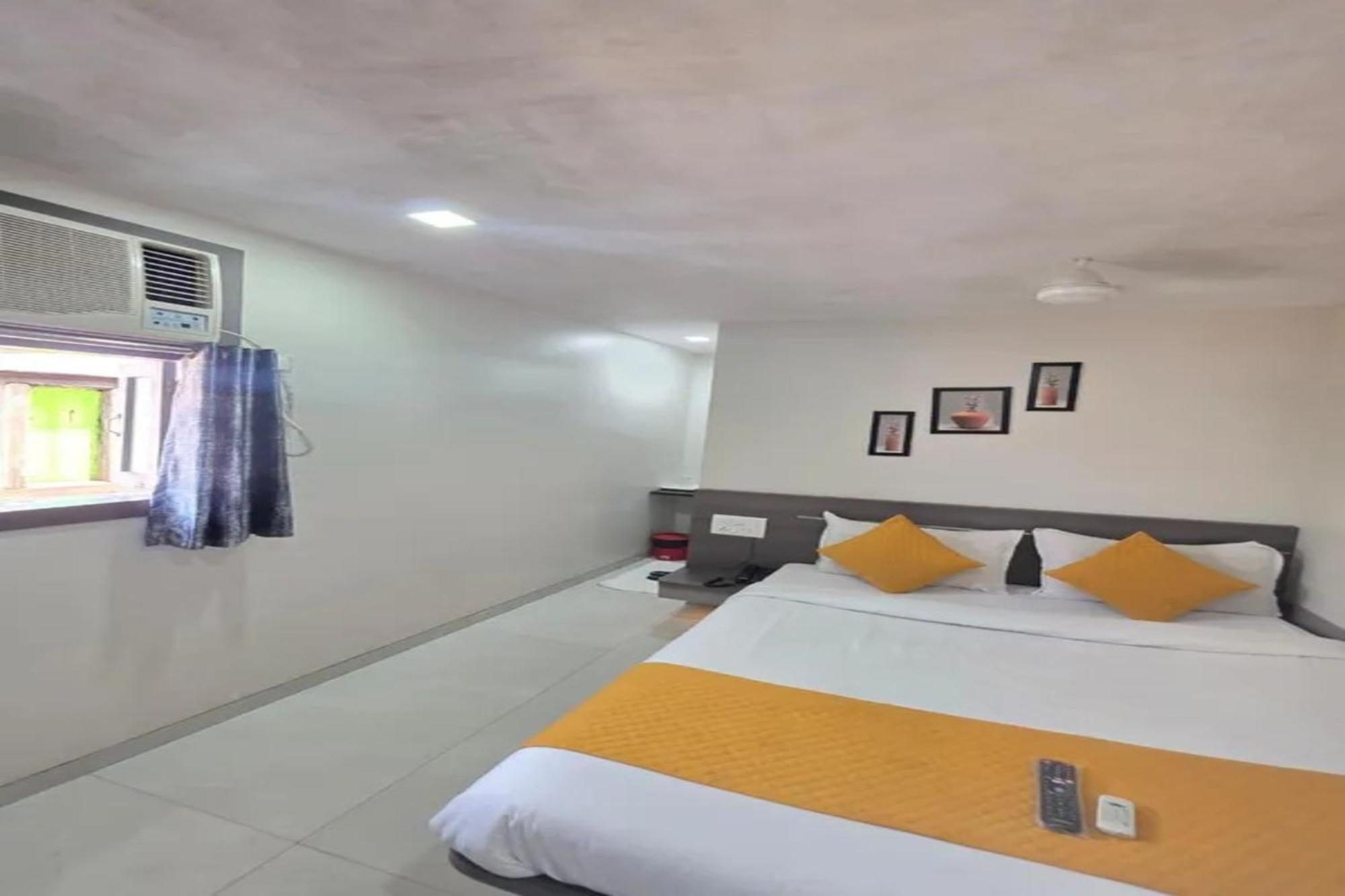 Deluxe Room - Photo 3