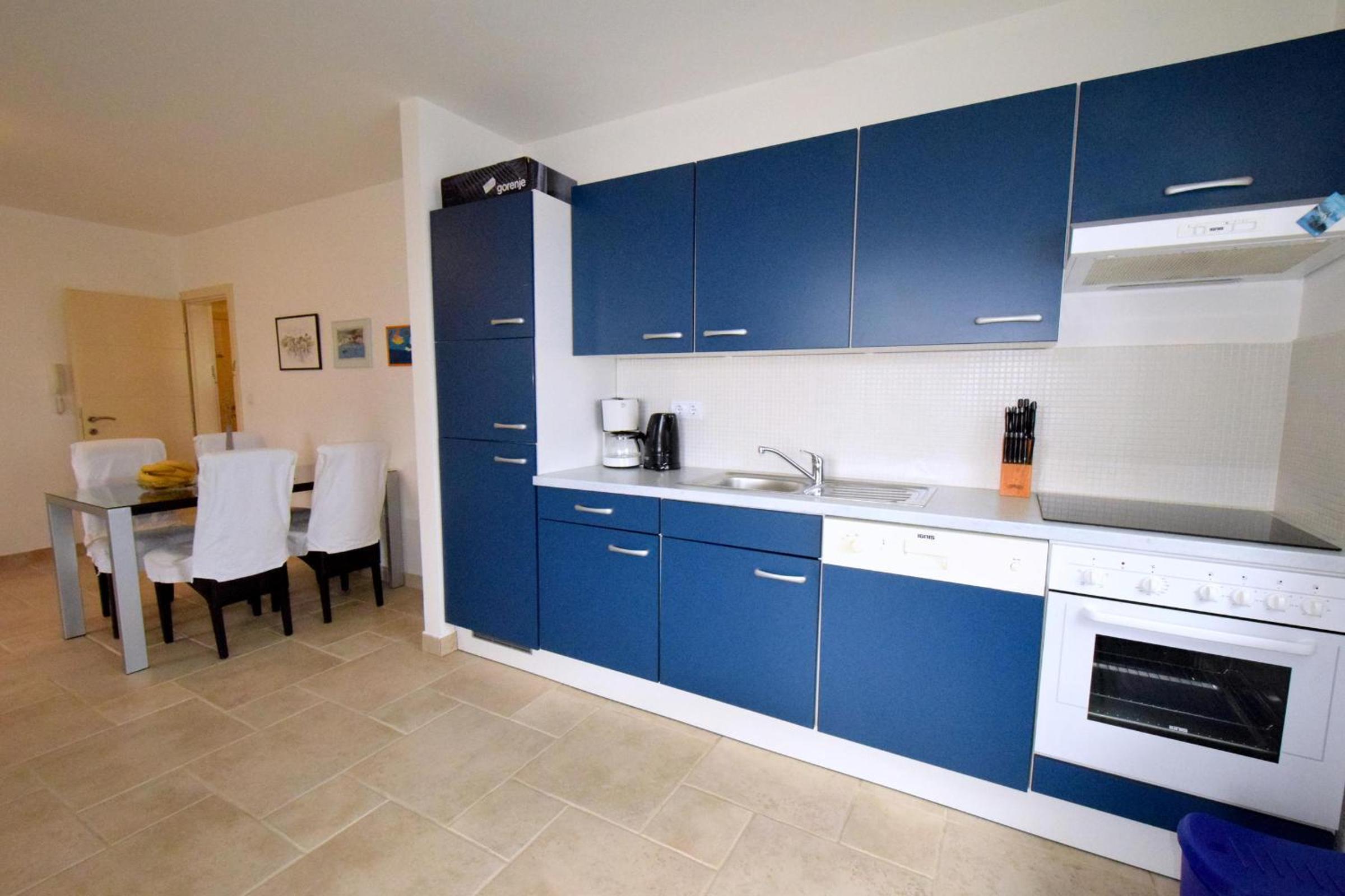 One-Bedroom Apartment photo 2