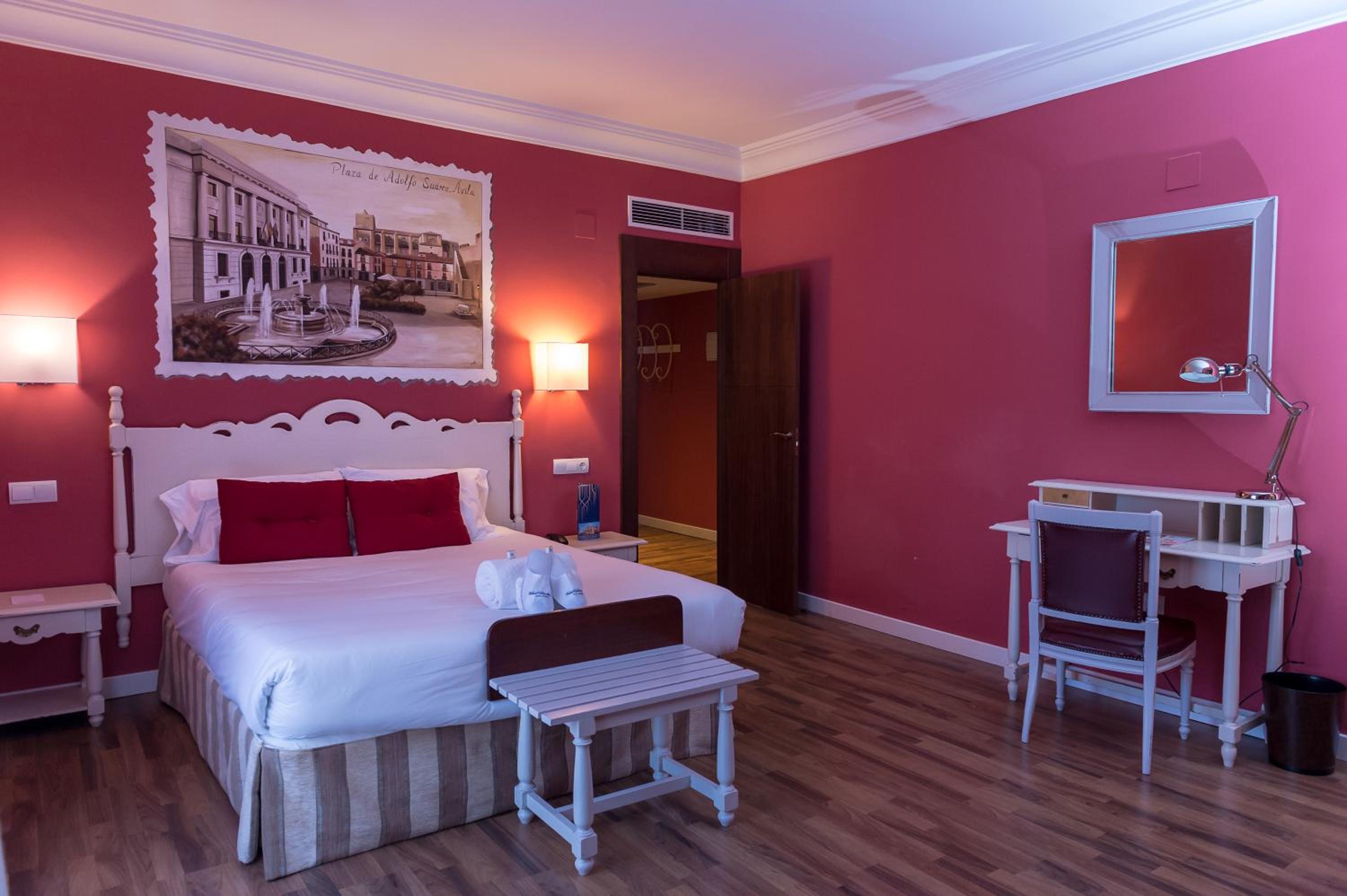 Suite - Photo 10