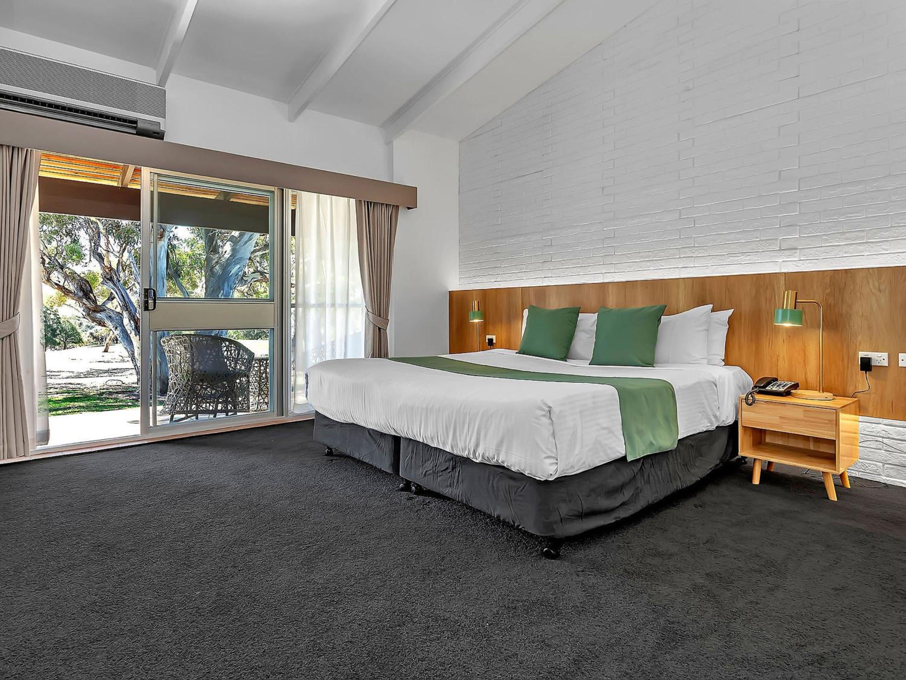 Premium Double Room with Golf View photo 1