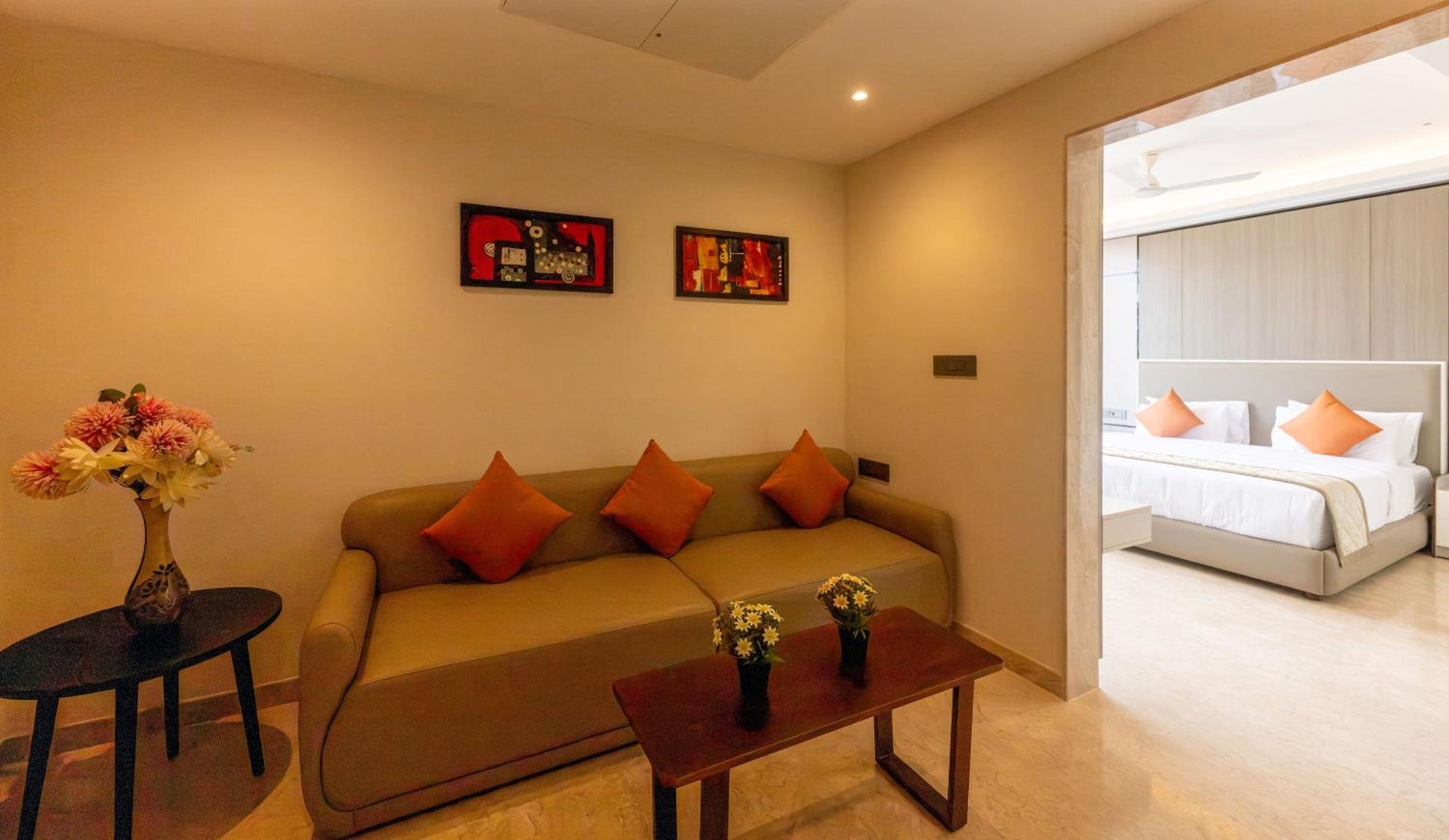 Executive Suite - Photo 4