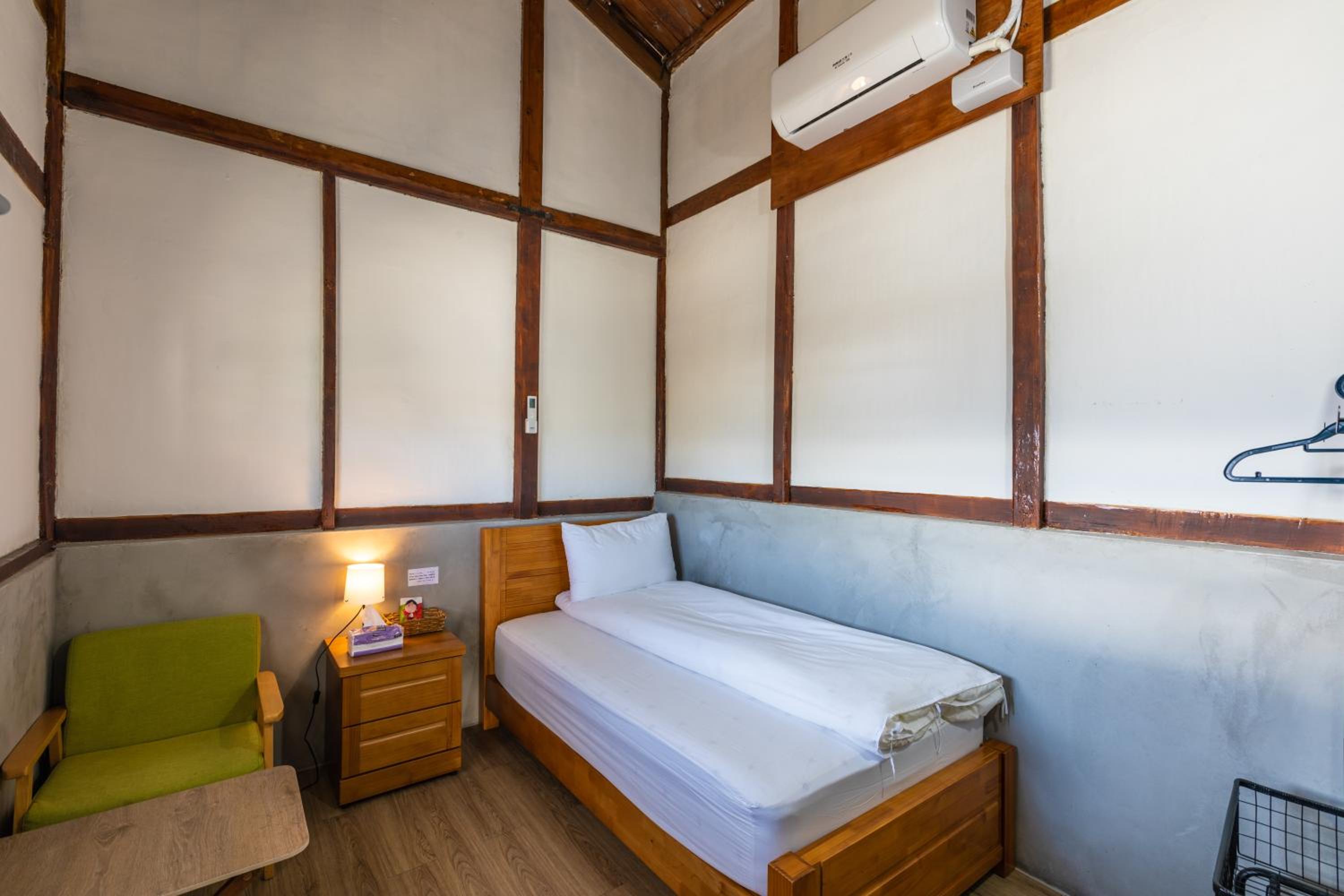 Single Room with Private Bathroom