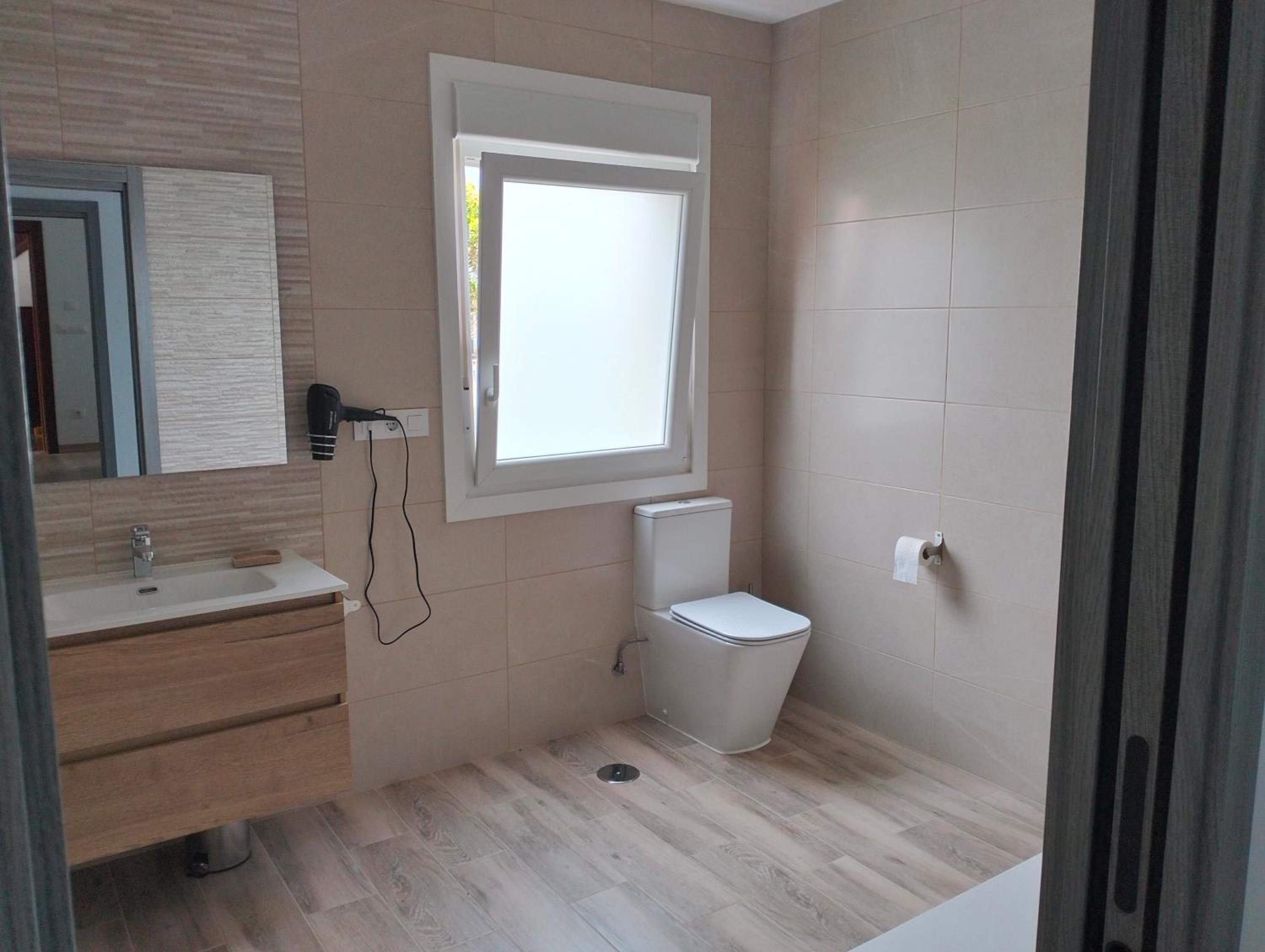 Three-Bedroom Apartment with Sea View photo 3