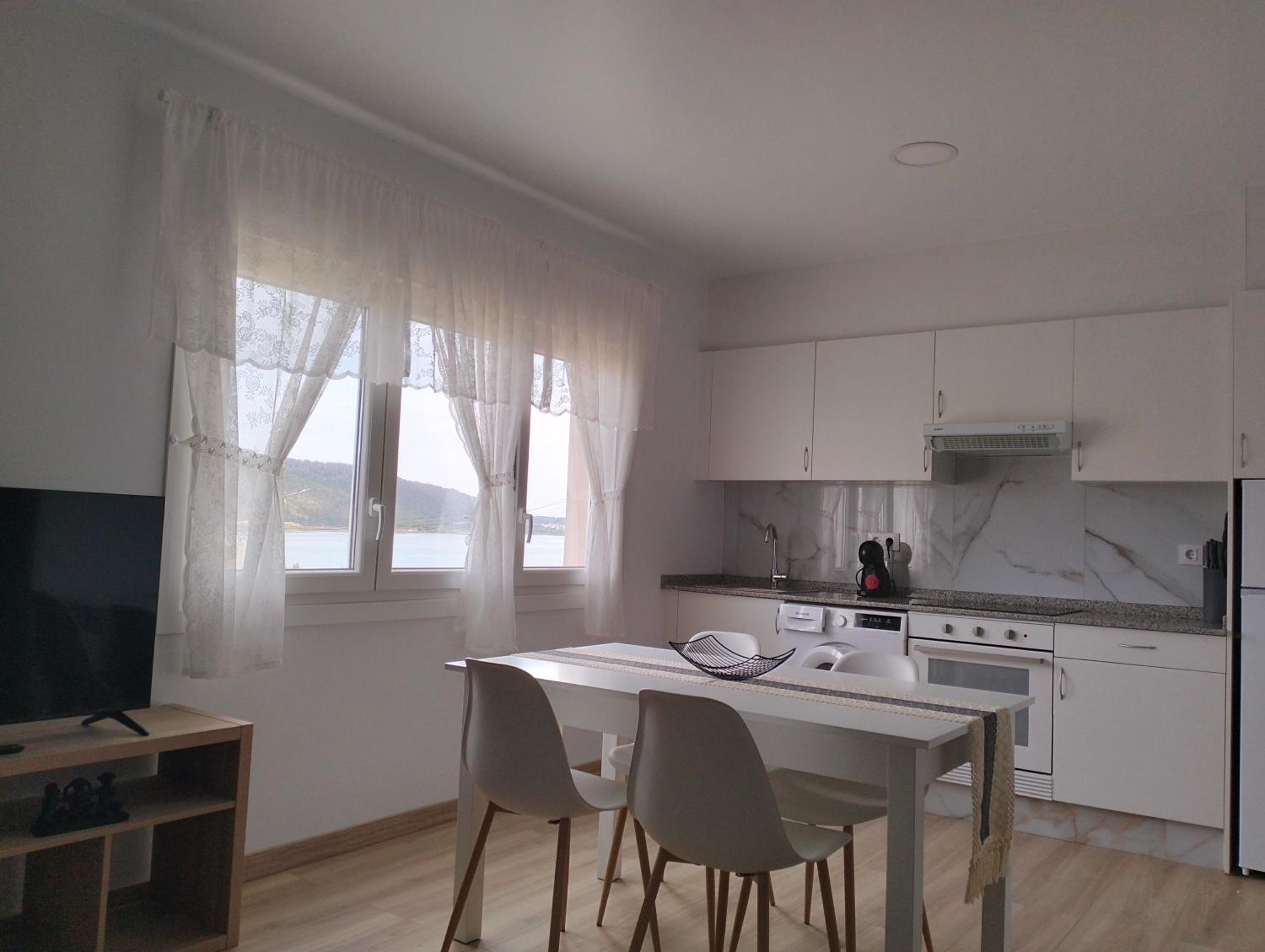 Three-Bedroom Apartment with Sea View photo 2