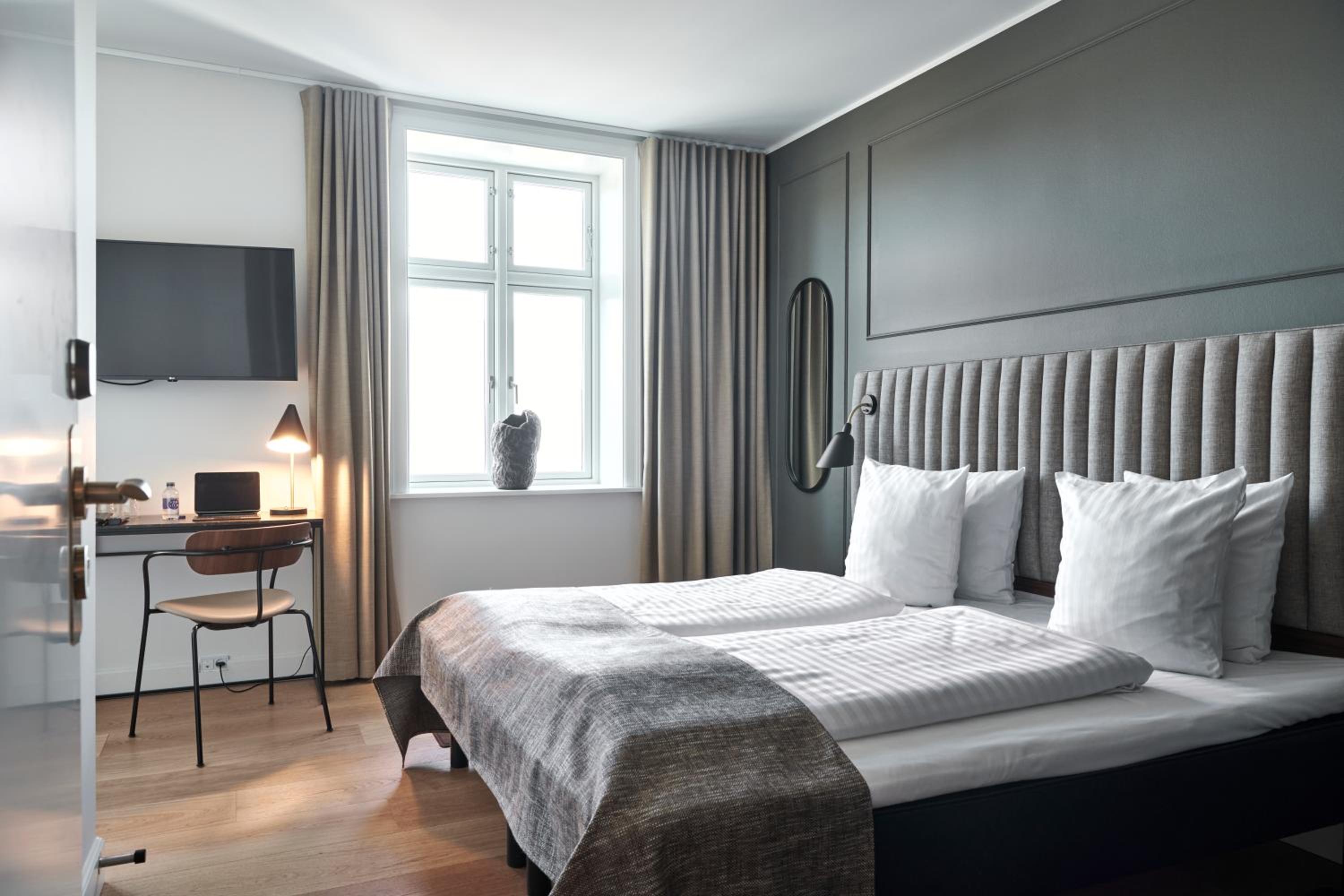 Deluxe Single Room