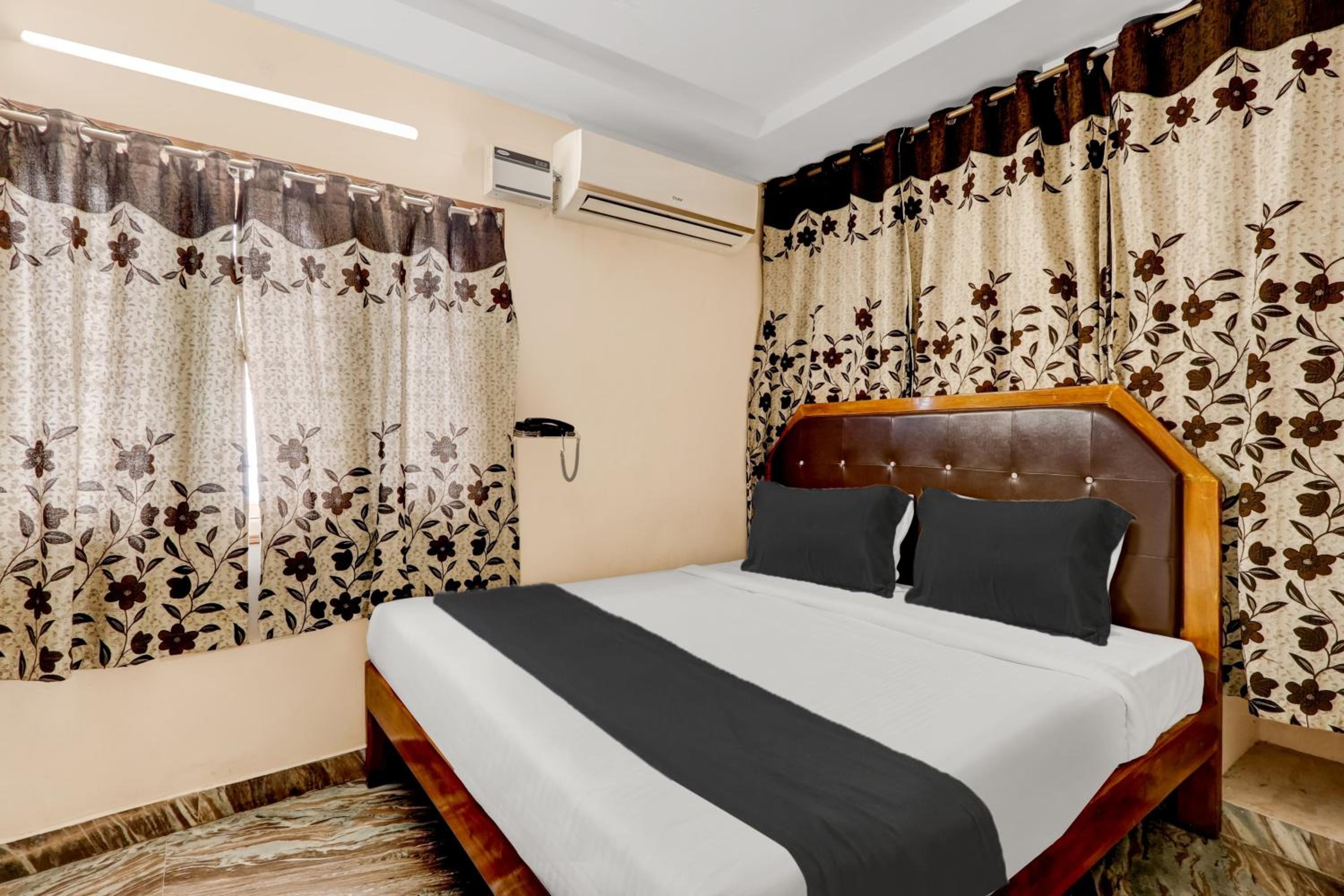 Deluxe Double Room with Bath