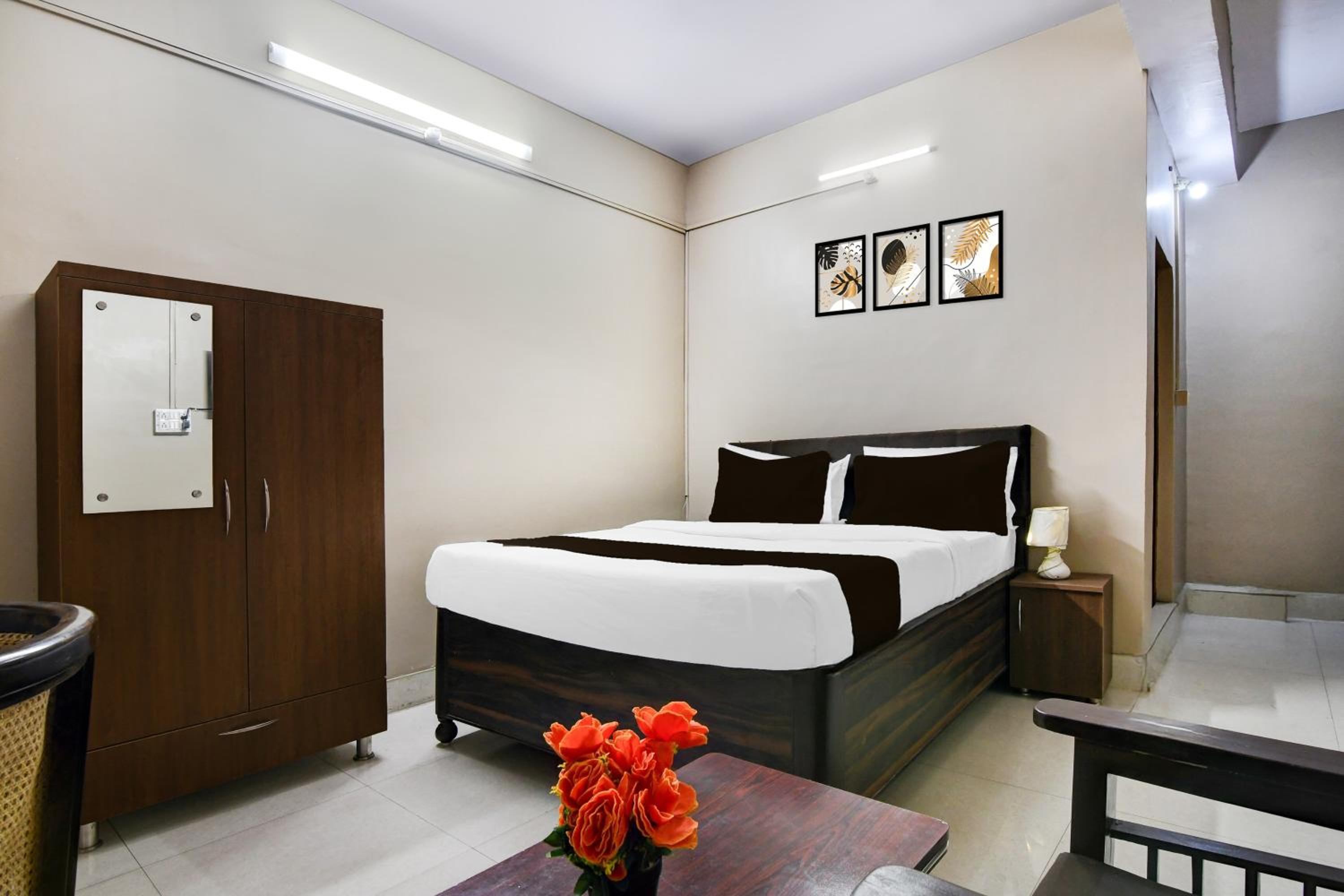 Deluxe Double Room with Bath photo 2