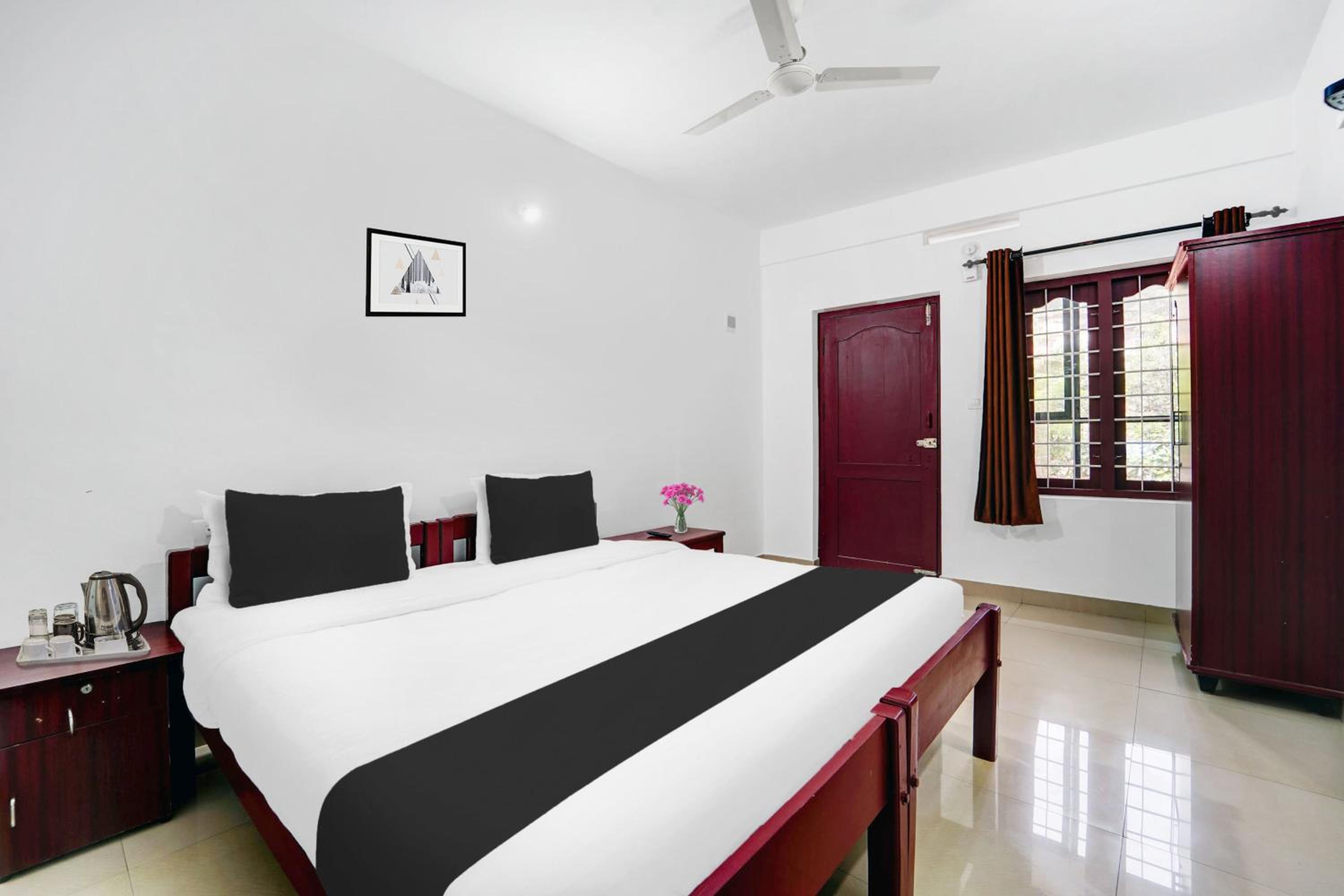 Small Double Room photo 1