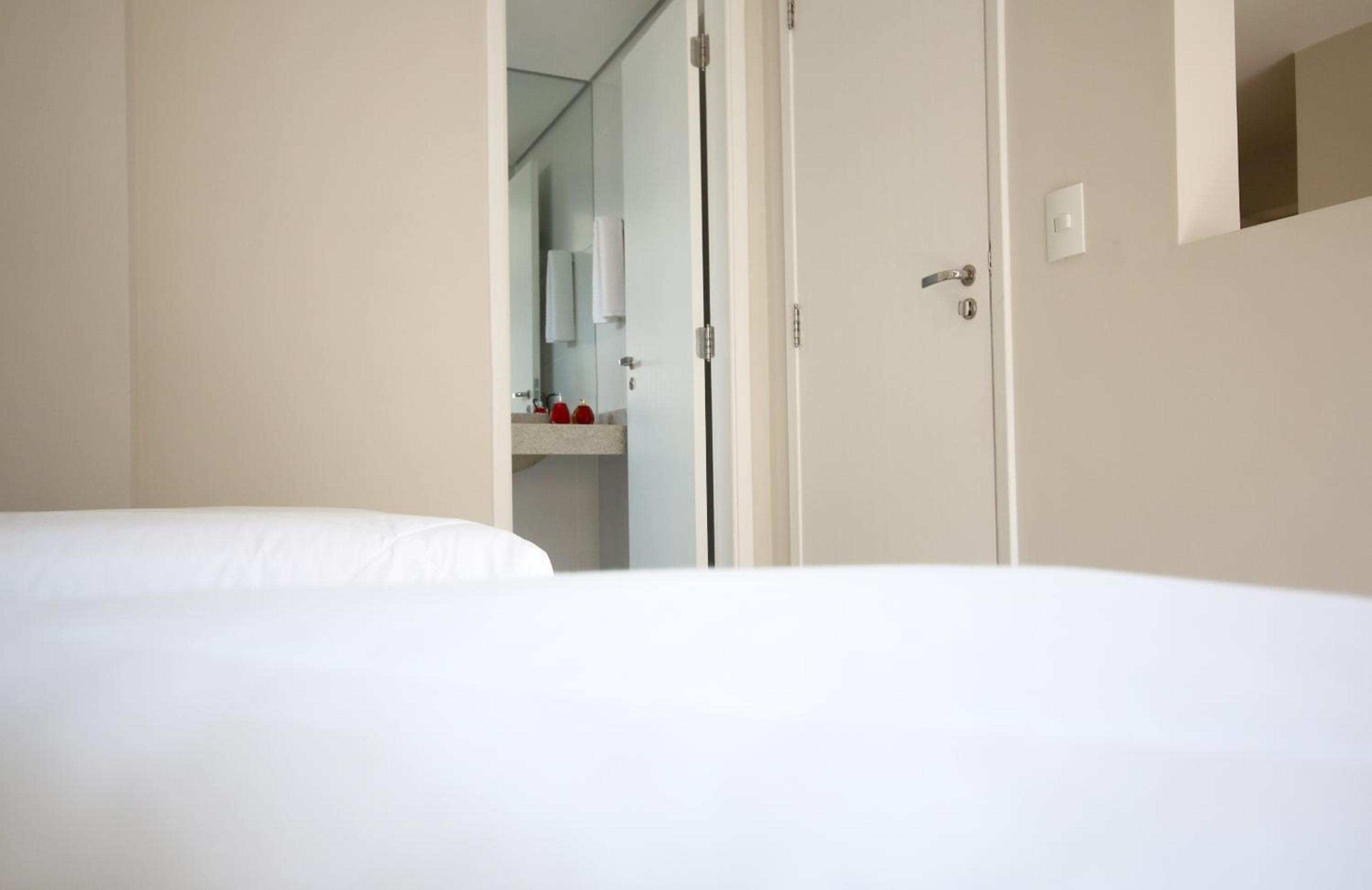 Superior Studio Twin Beds - Photo 6