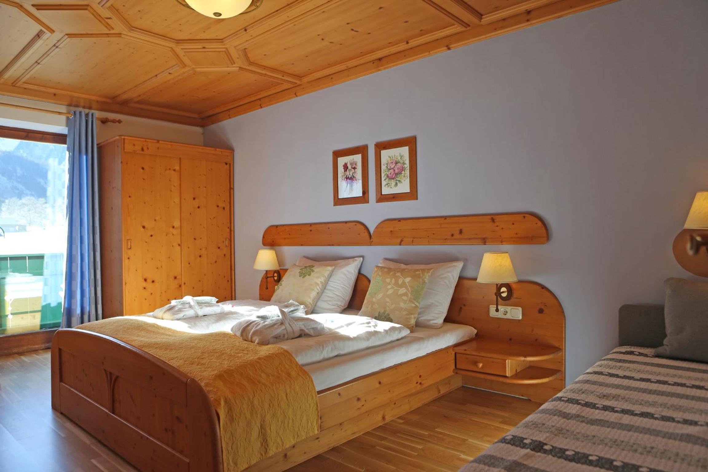 One-Bedroom Apartment with Balcony