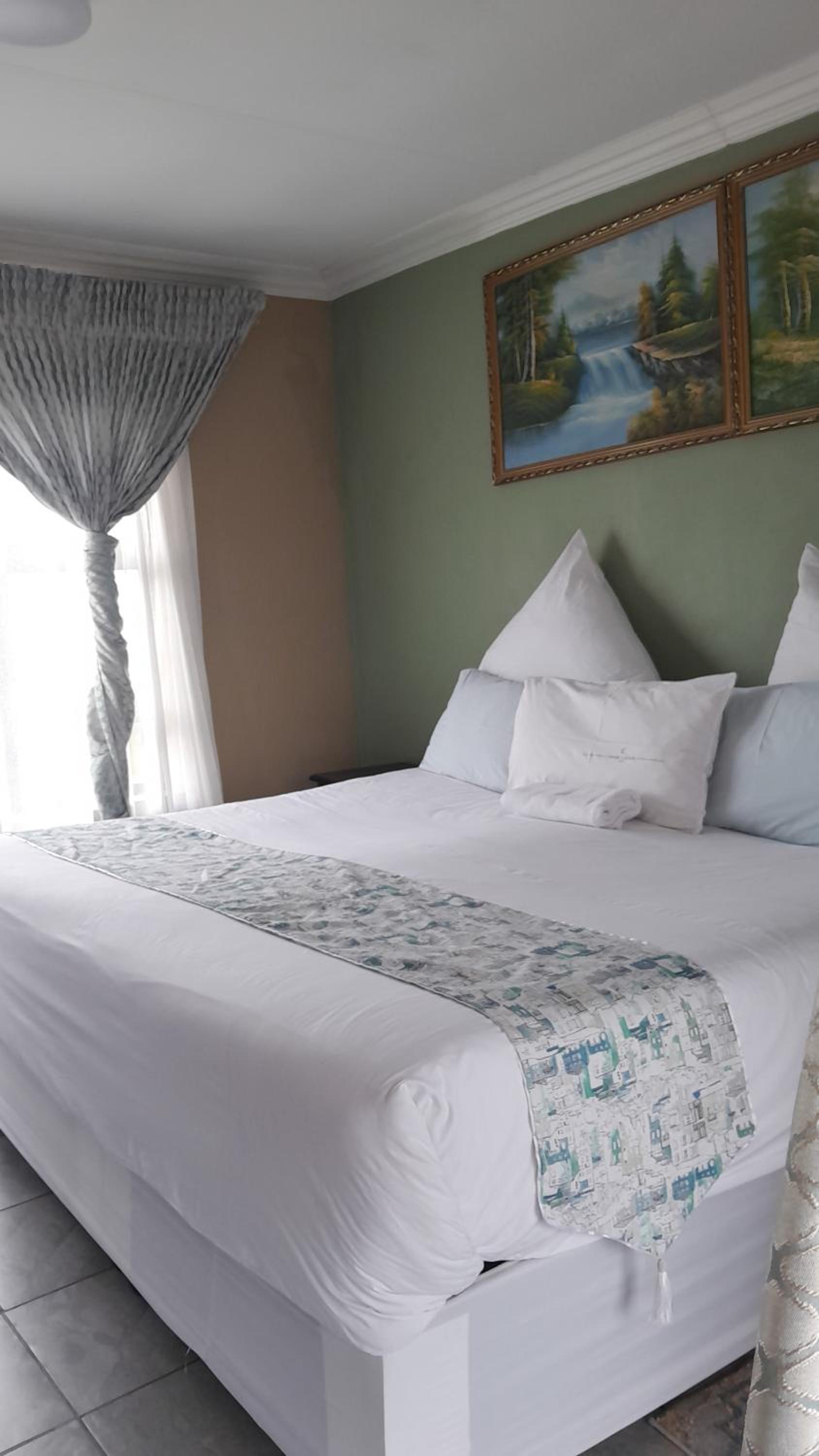 King Room with Balcony photo 1