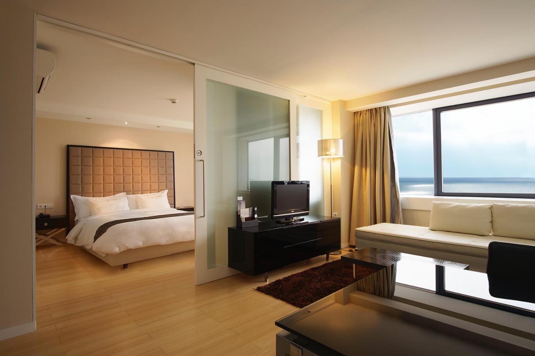 Suite with Frontal Sea View
