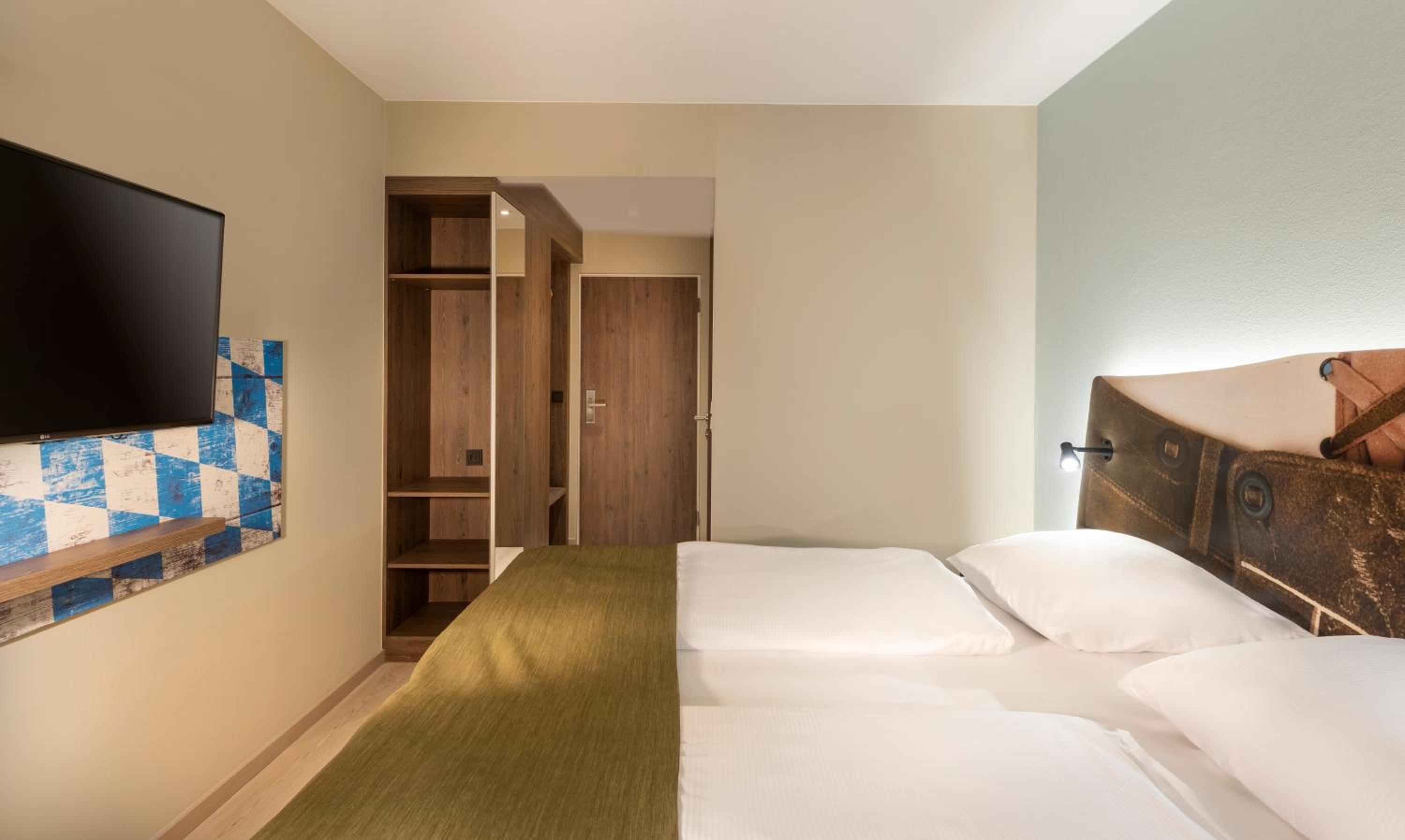 Standard Twin Room - Photo 5