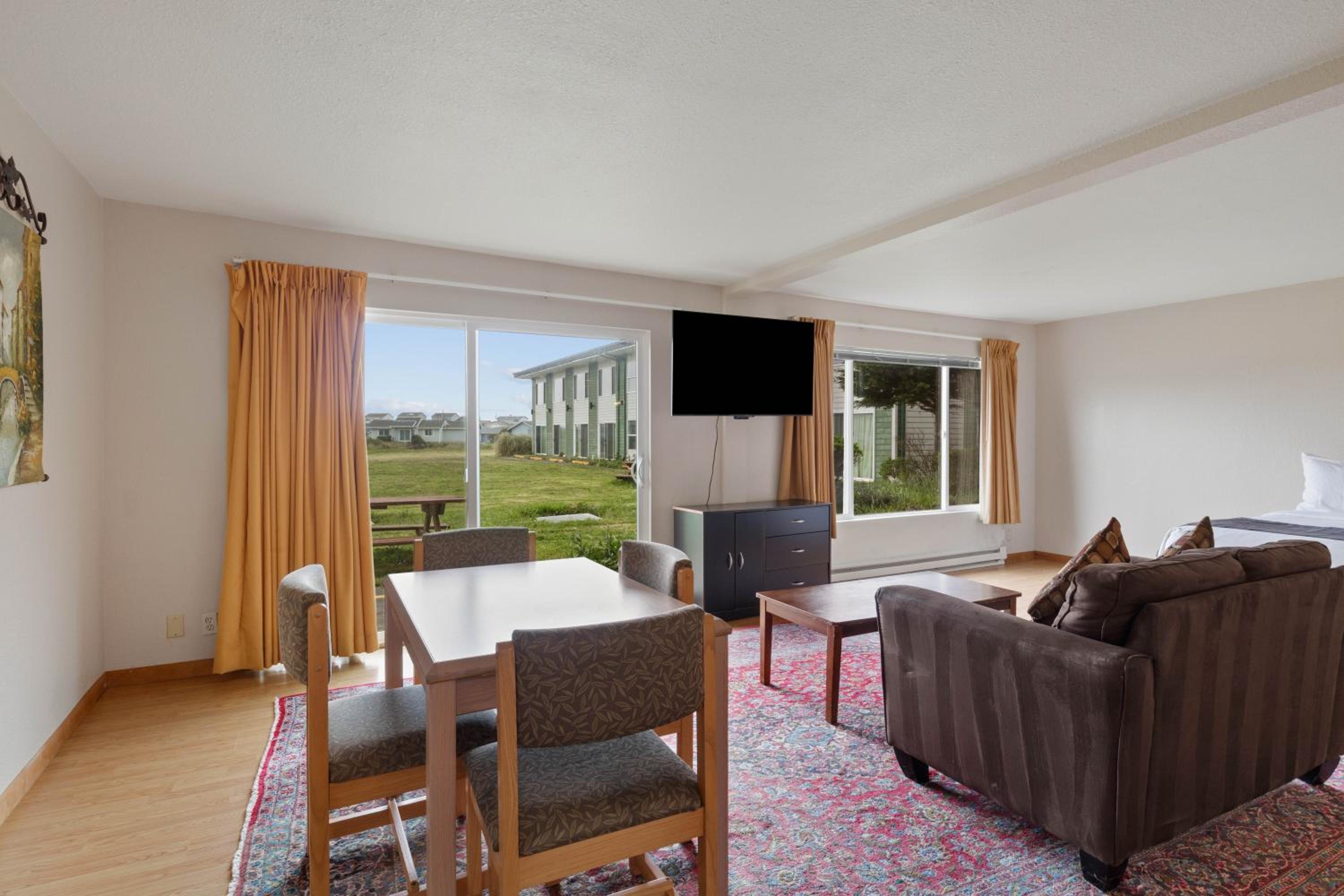King Kitchenette Bay Side