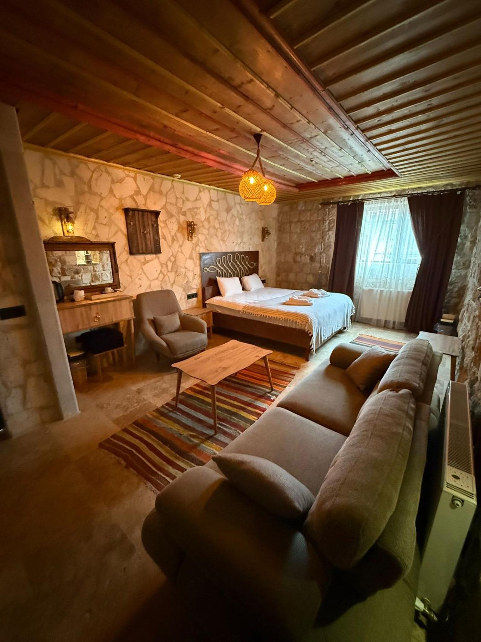 Deluxe Suite with Spa Bath