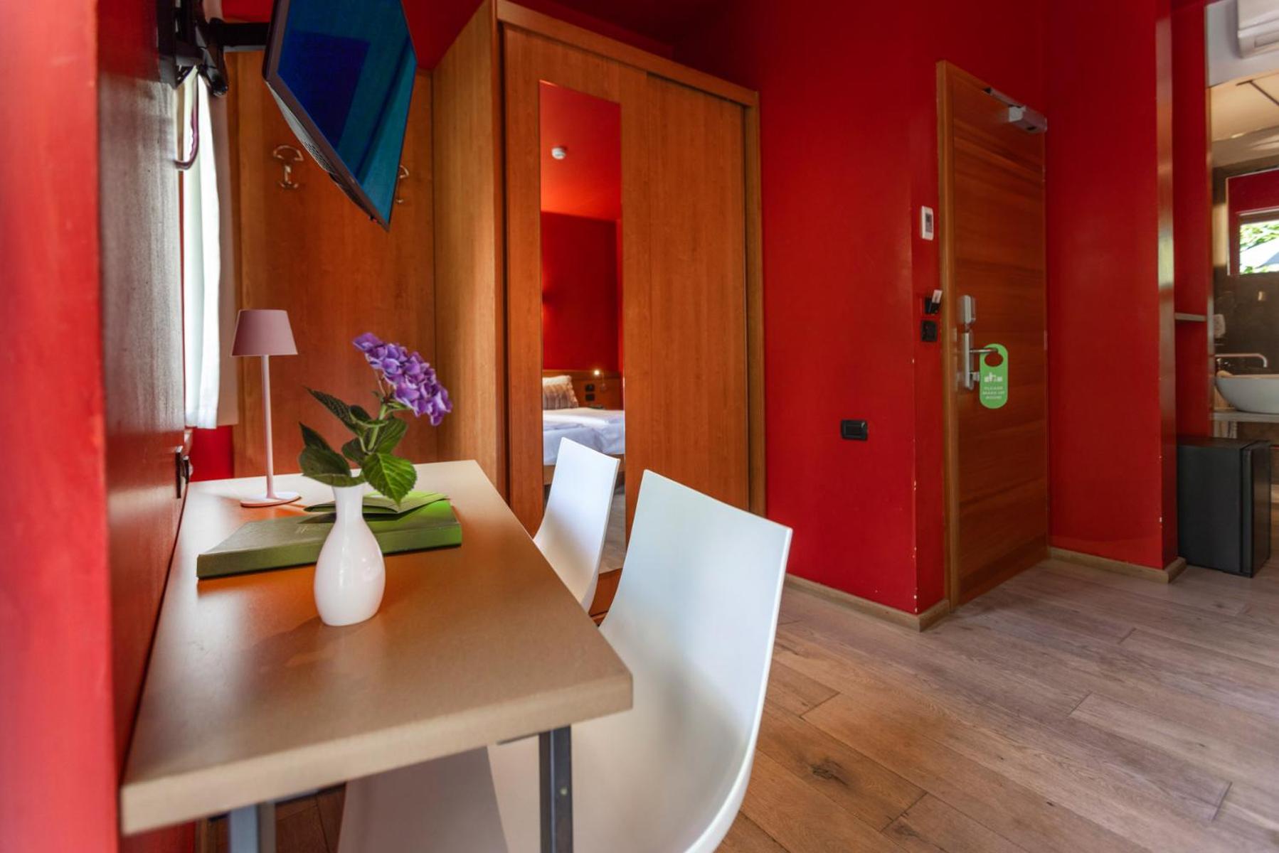 Double Room with Patio photo 2