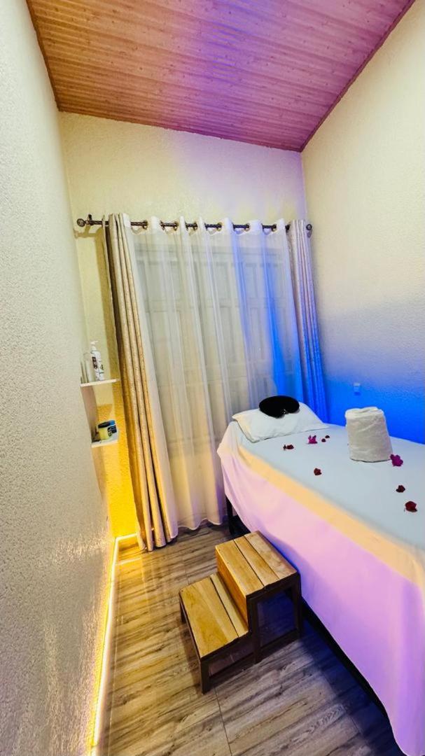 Deluxe Room (2 Adults + 1 Child)
