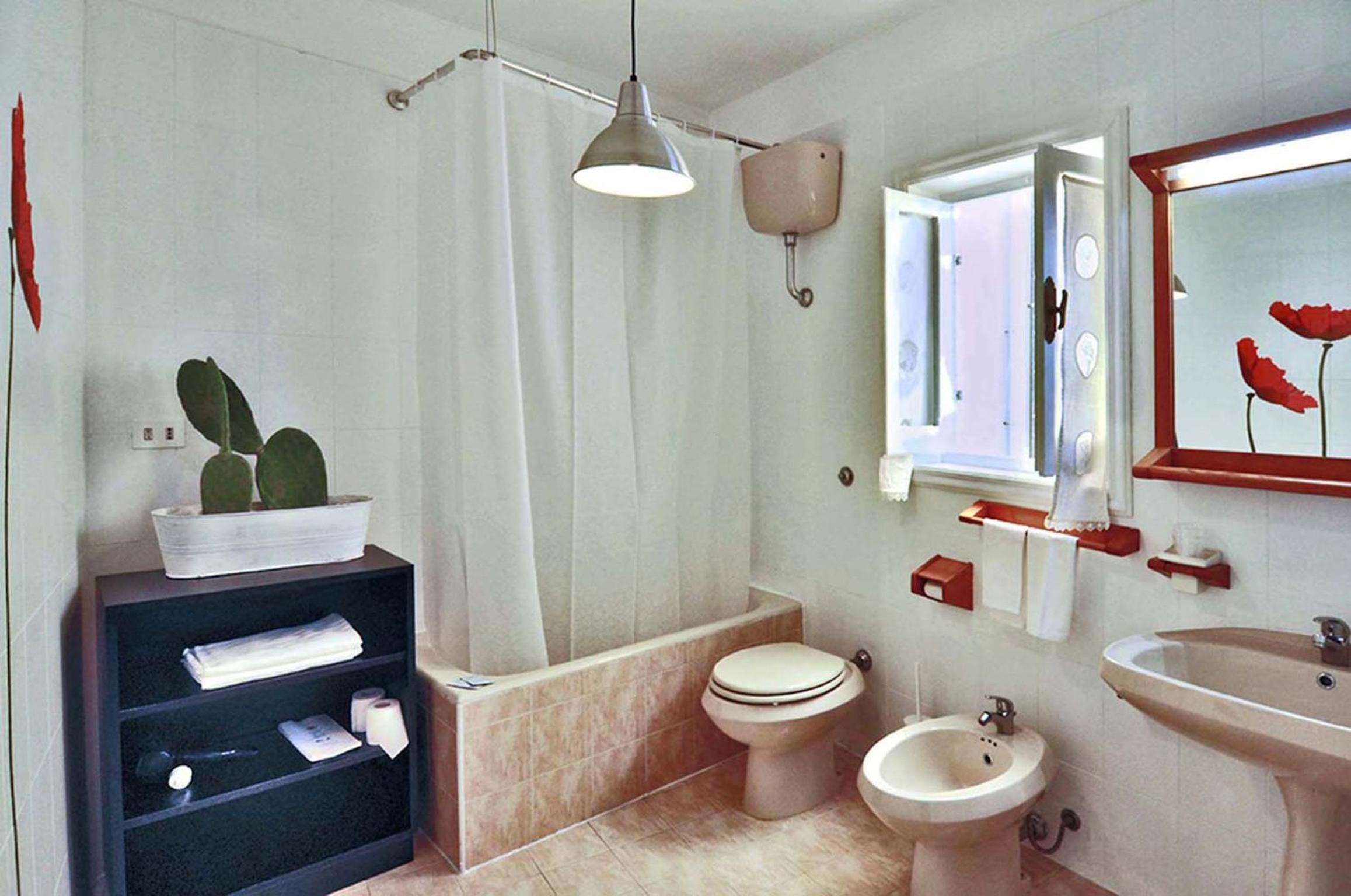 Double Room With Private Bathroom - Photo 3
