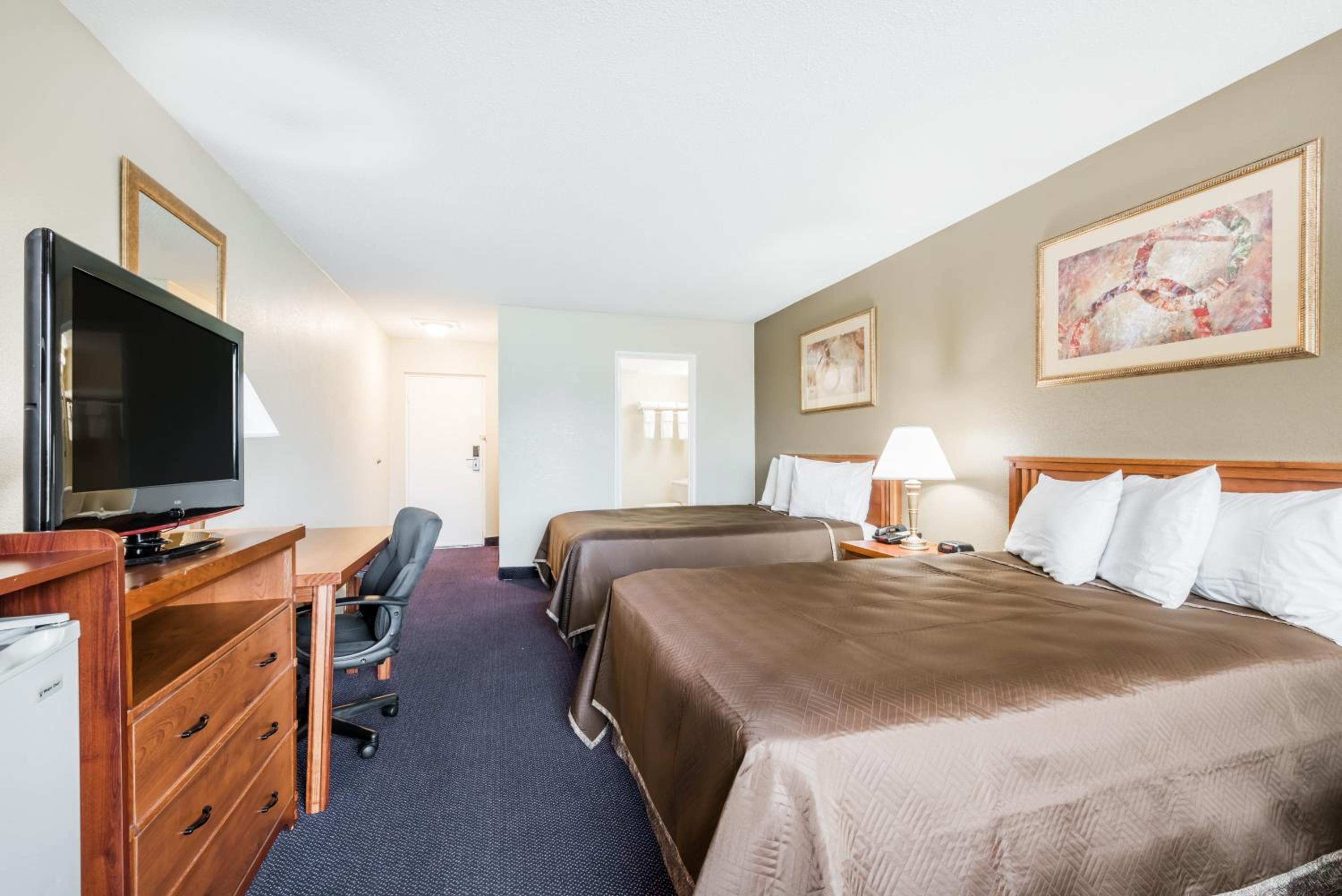 Standard Double Room with Two Double Beds - Non-Smoking photo 1
