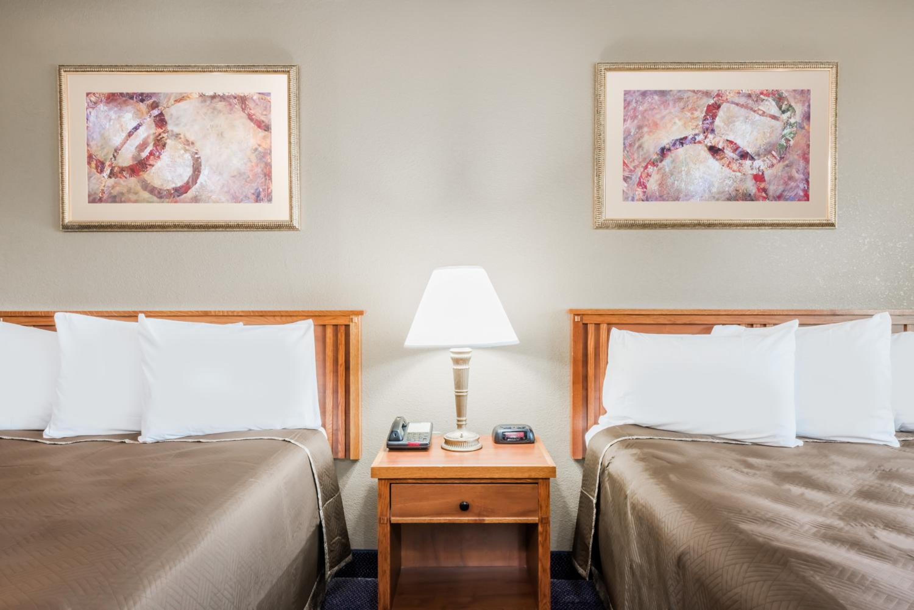 Standard Double Room with Two Double Beds - Non-Smoking photo 3