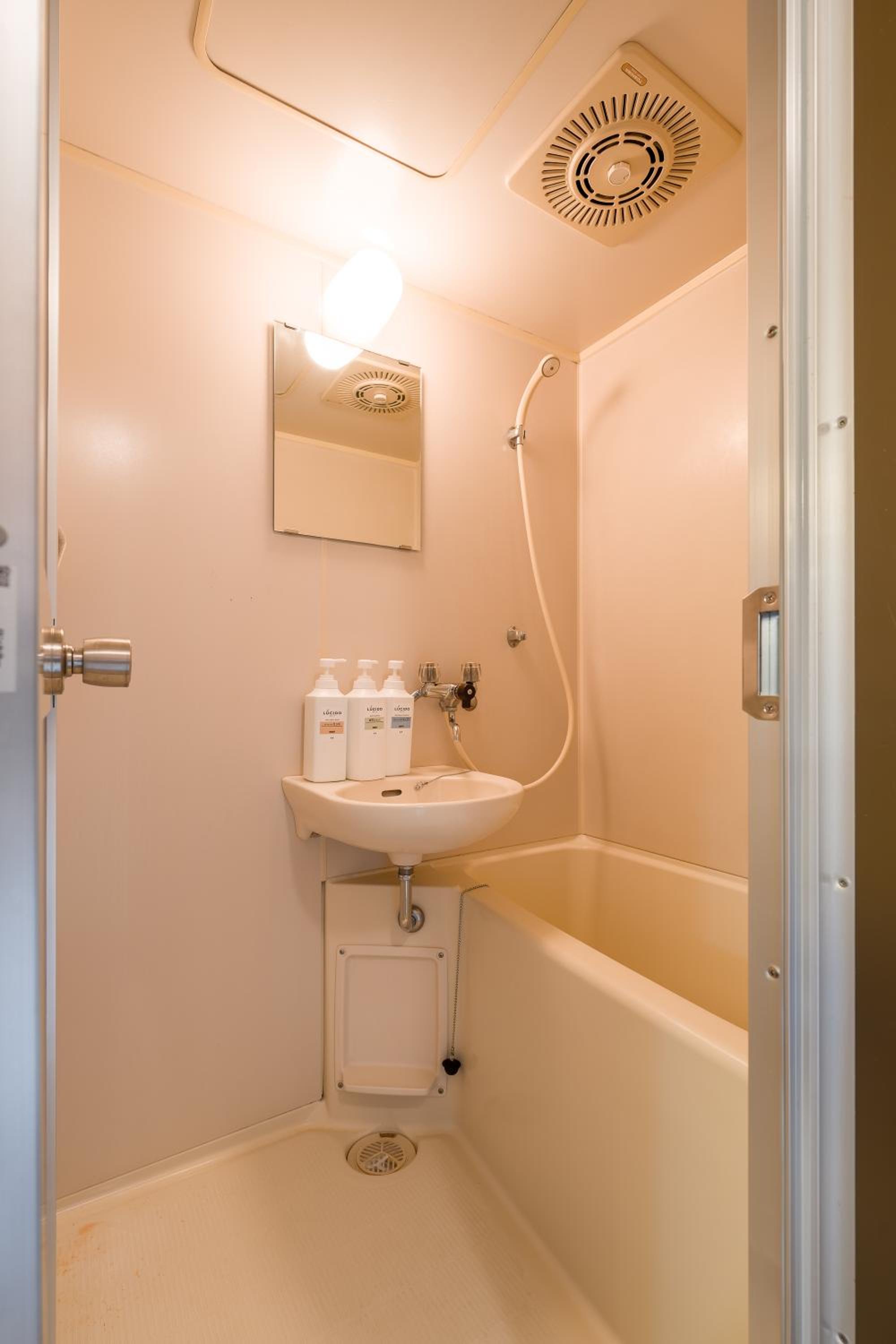 Standard Twin Room photo 3