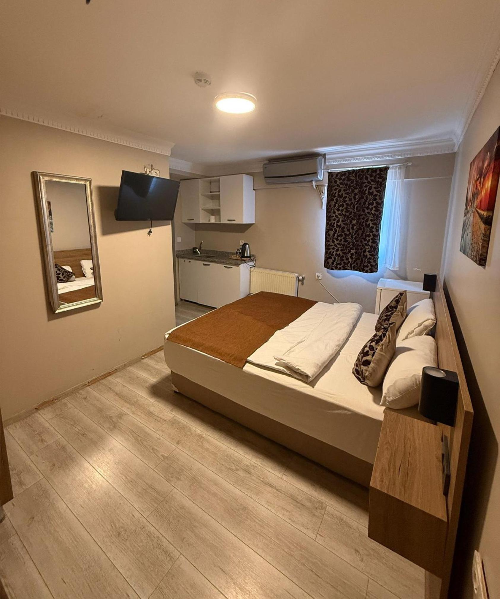 Budget Double Room photo 2