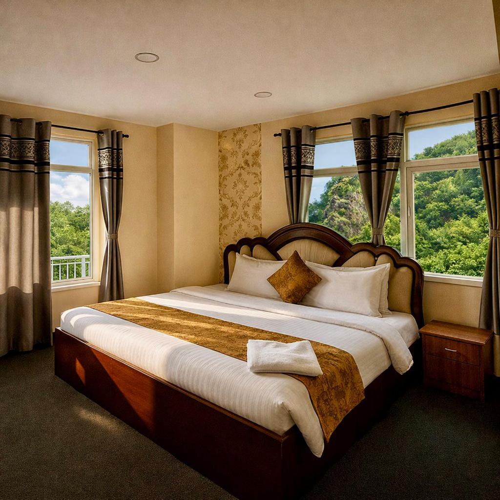 Double Room with Mountain View