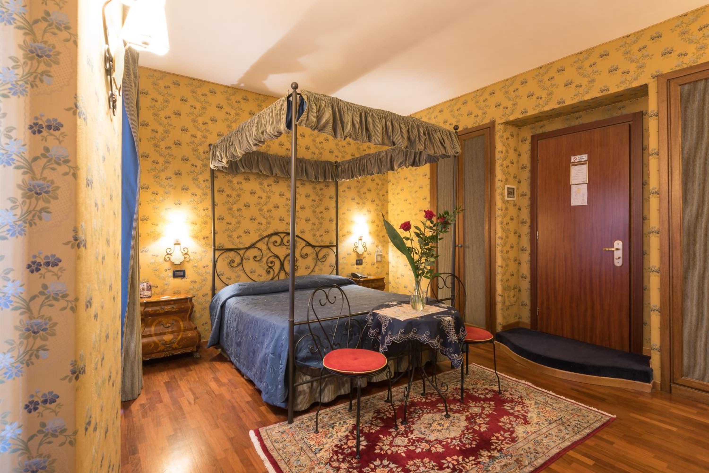 Double or Twin Room photo 2