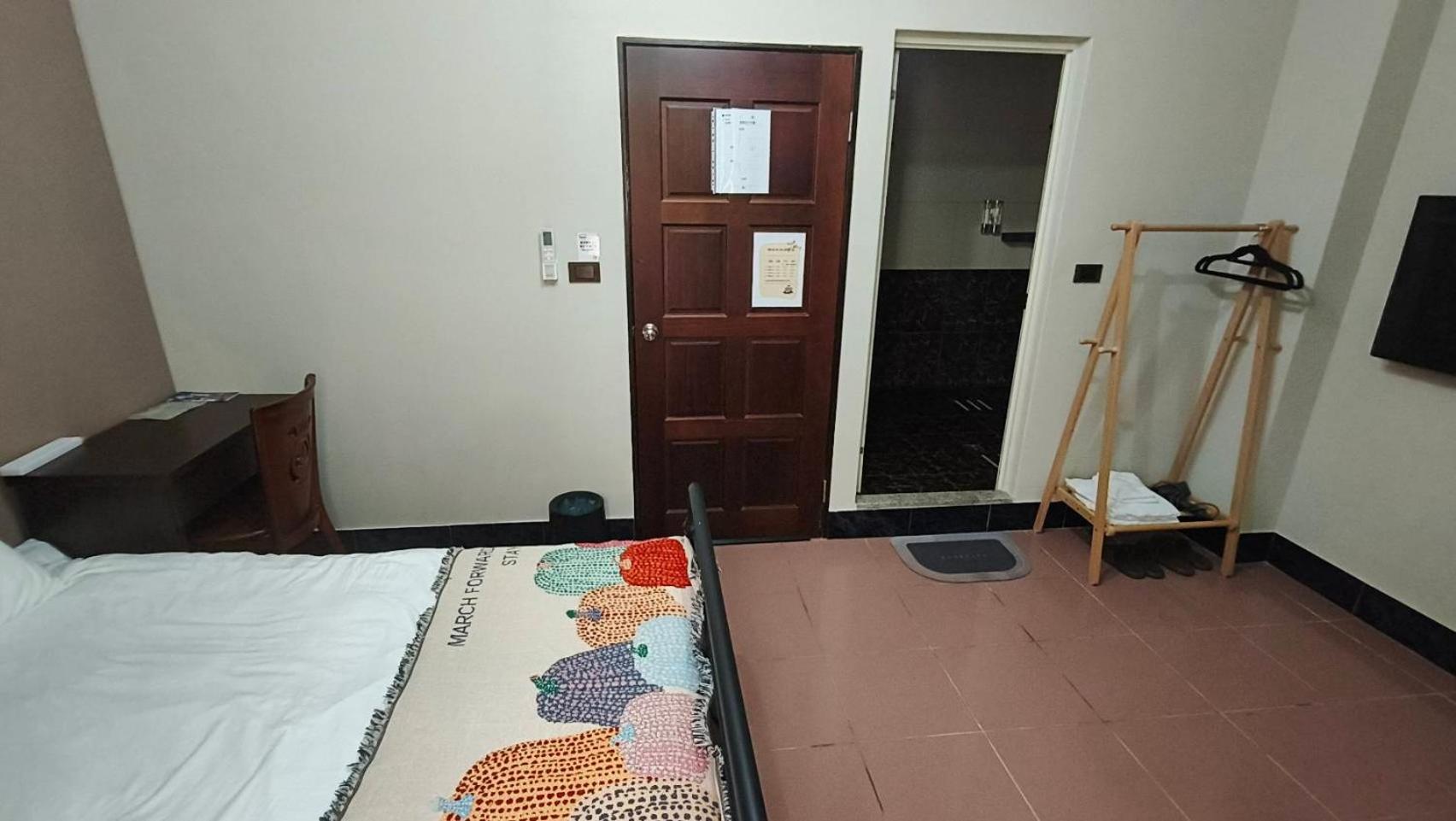 Economy Double Room photo 3