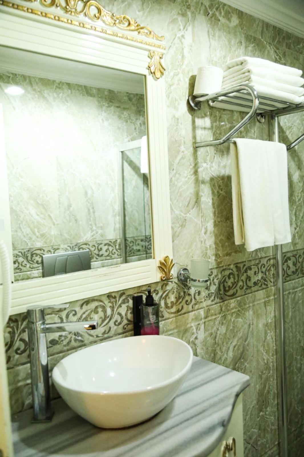 Deluxe Double Room with Balcony photo 1