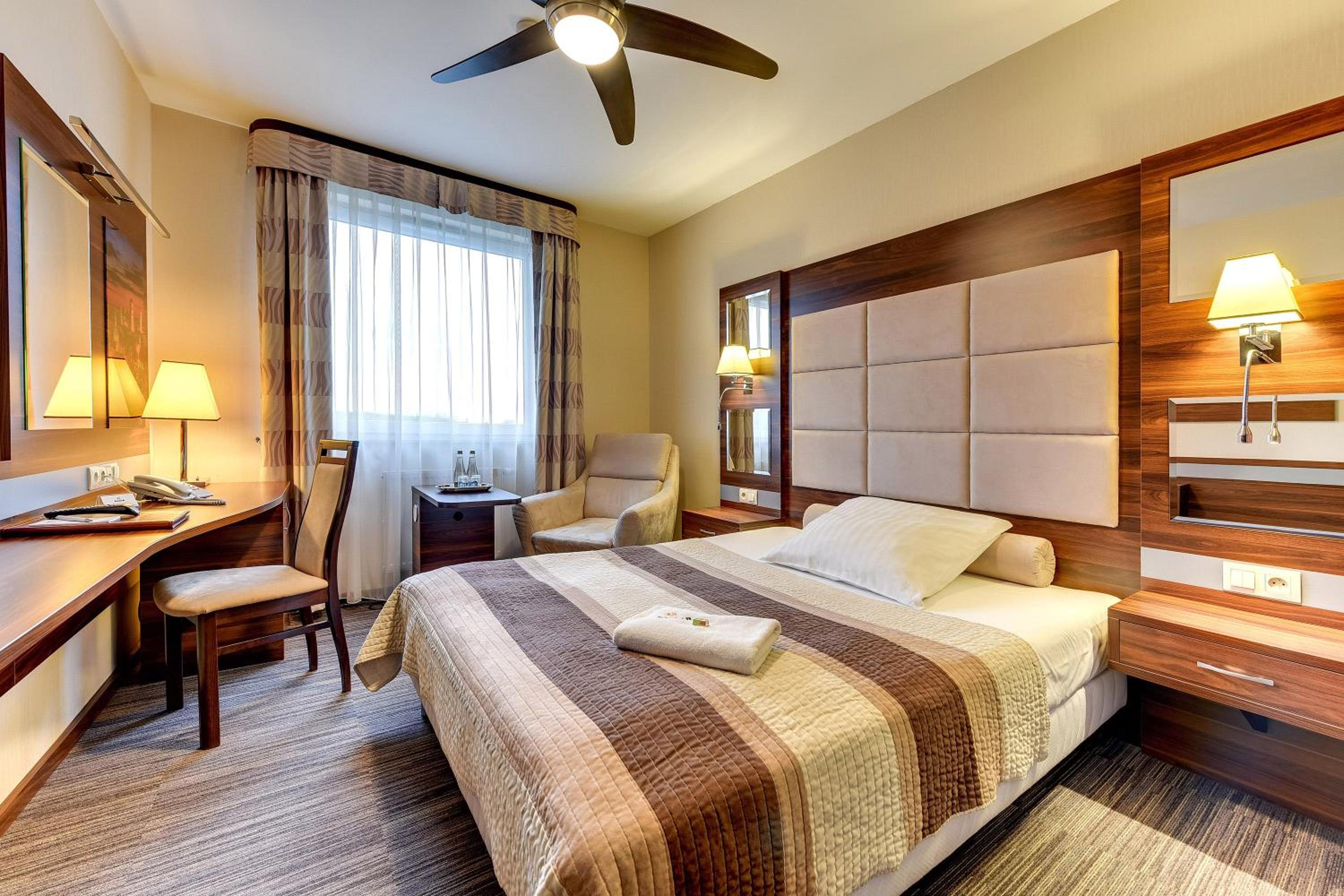 Deluxe Double or Twin Room - Photo 1