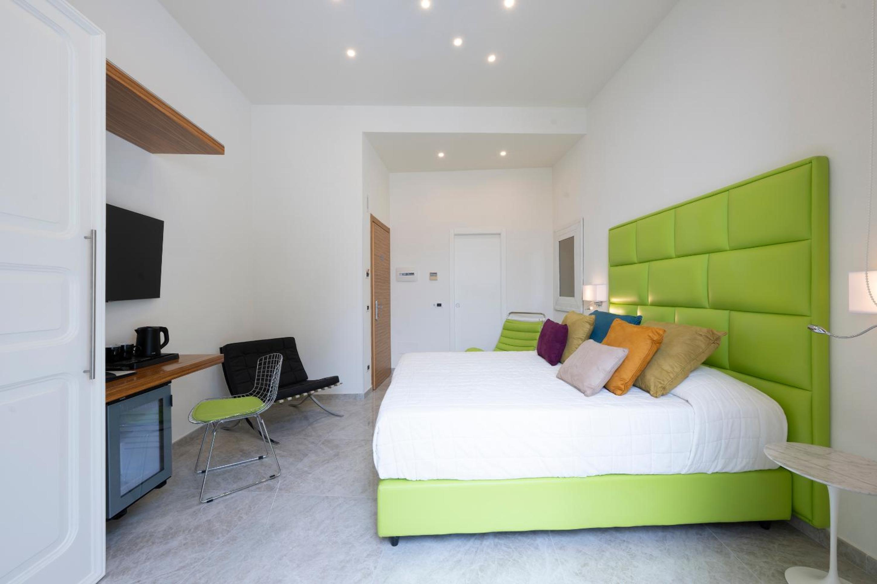 Double or Twin Room with Side Sea View photo 3