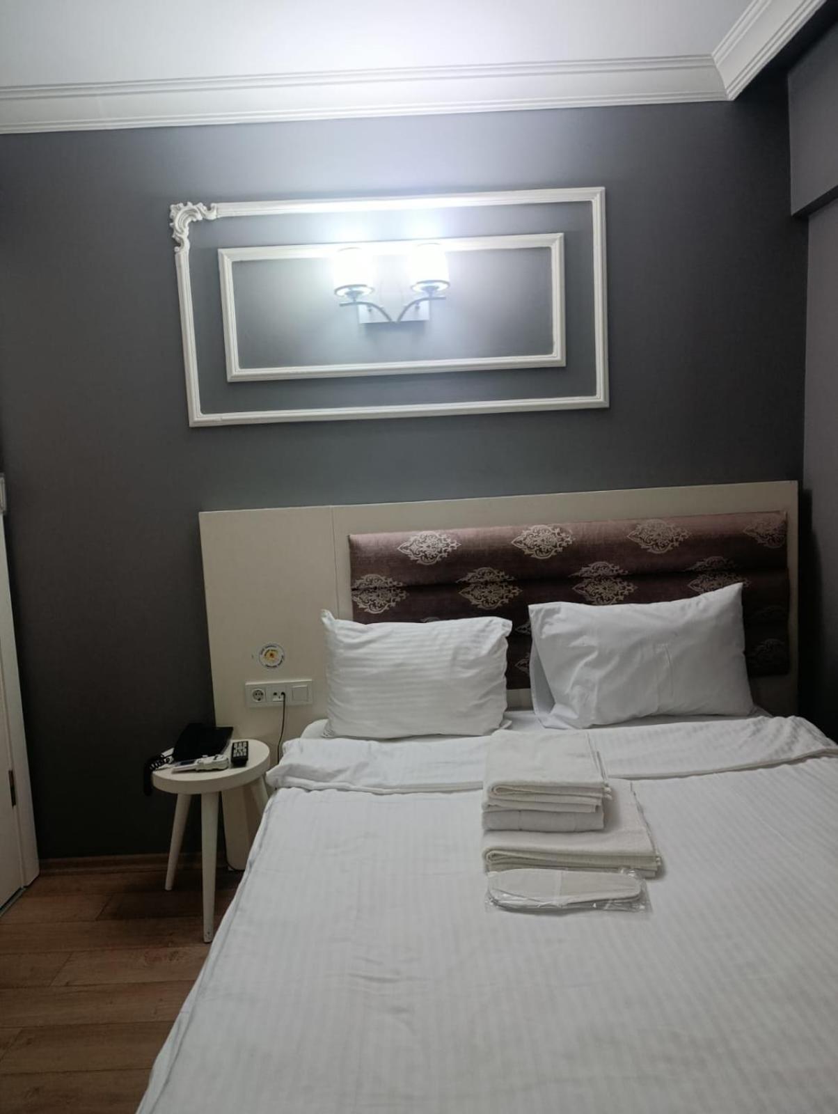 Economy Double Room photo 2