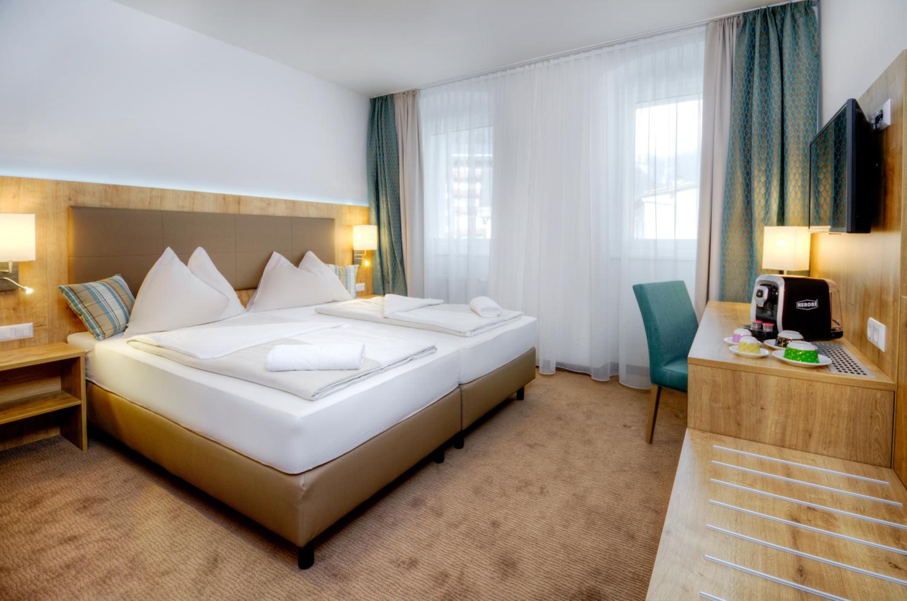 Double or Twin Room with Balcony photo 1