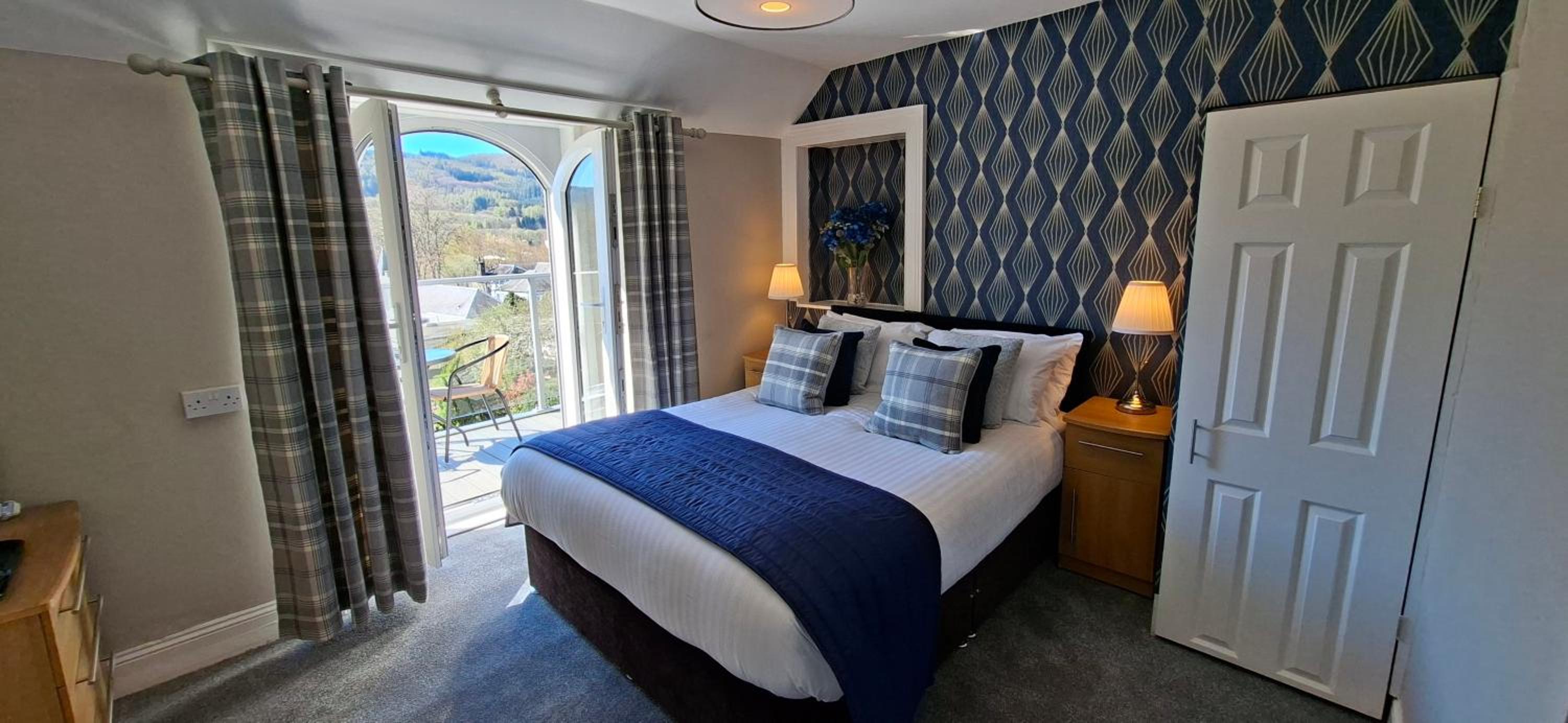 Deluxe Double Room with Balcony photo 1