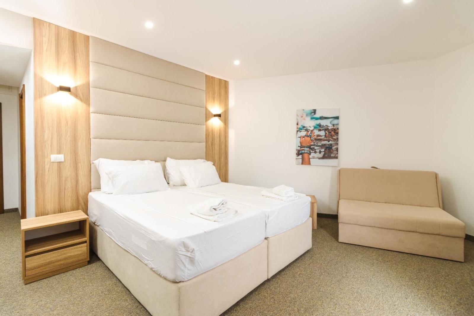 Deluxe Triple Room photo 3